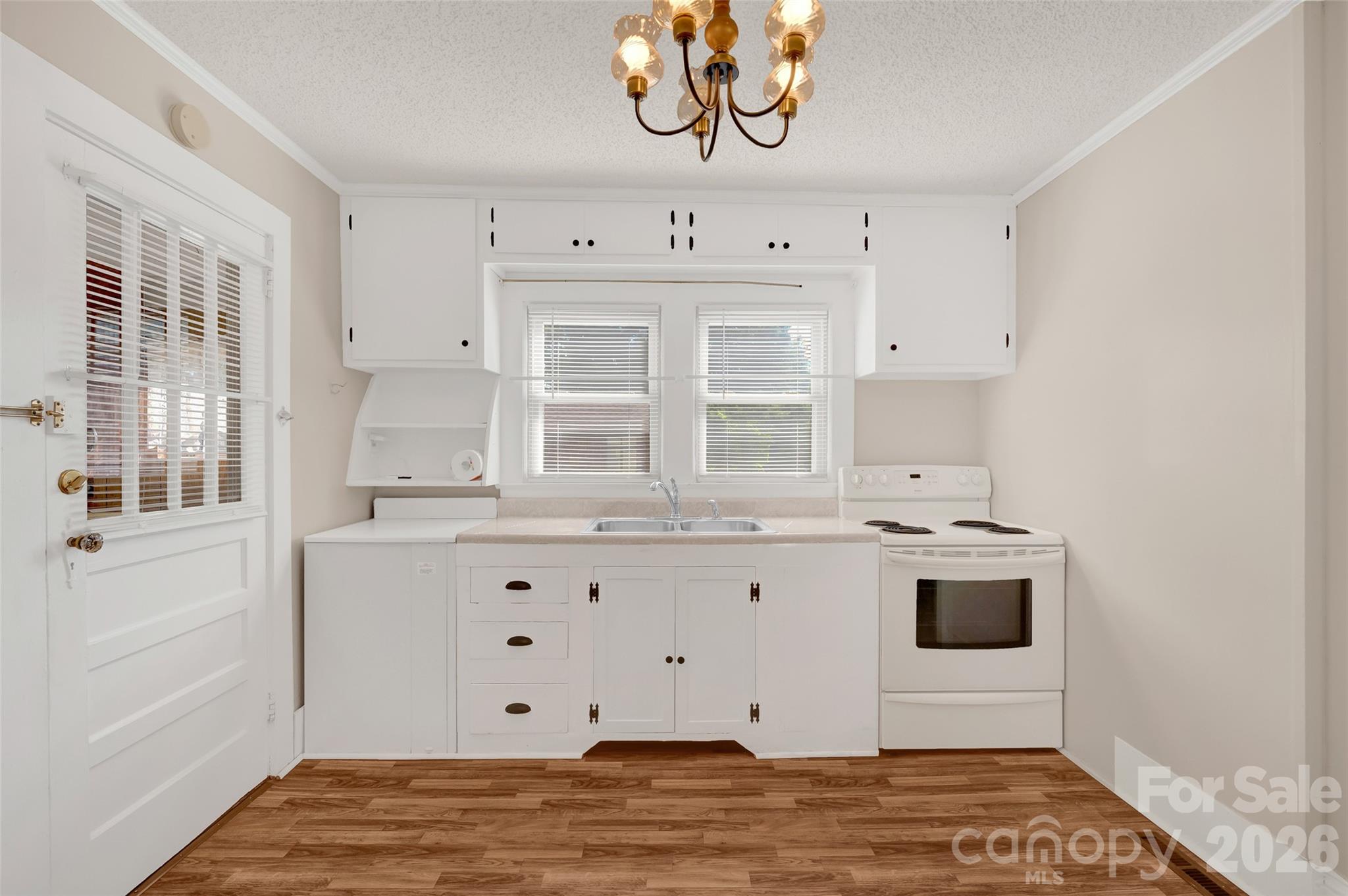320 Cook Street — Mooresville