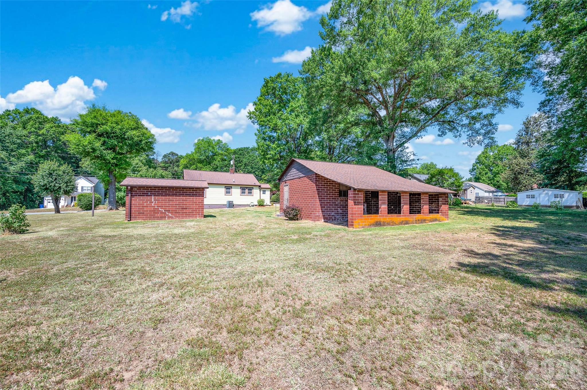 320 Cook Street — Mooresville