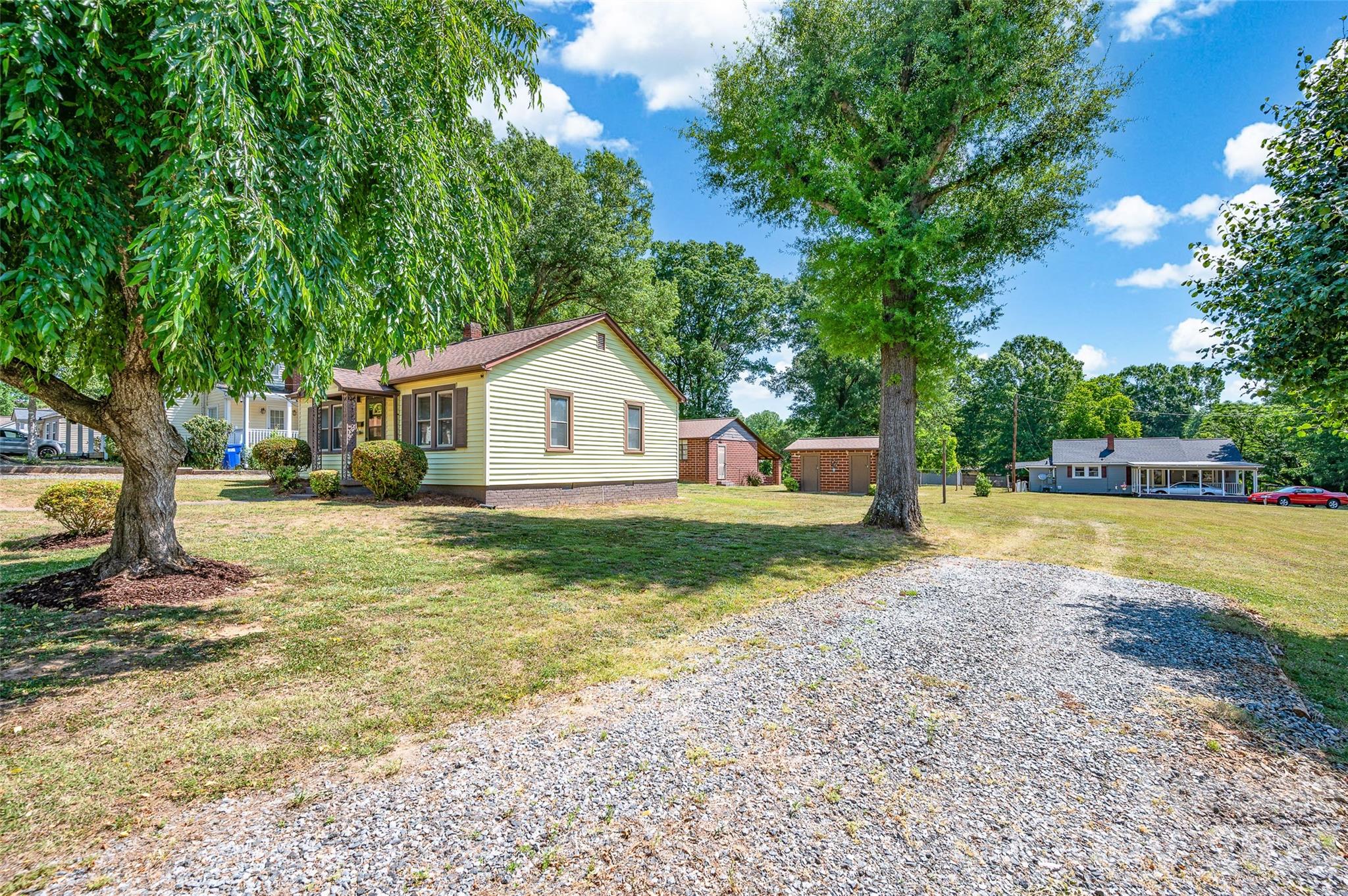 320 Cook Street — Mooresville