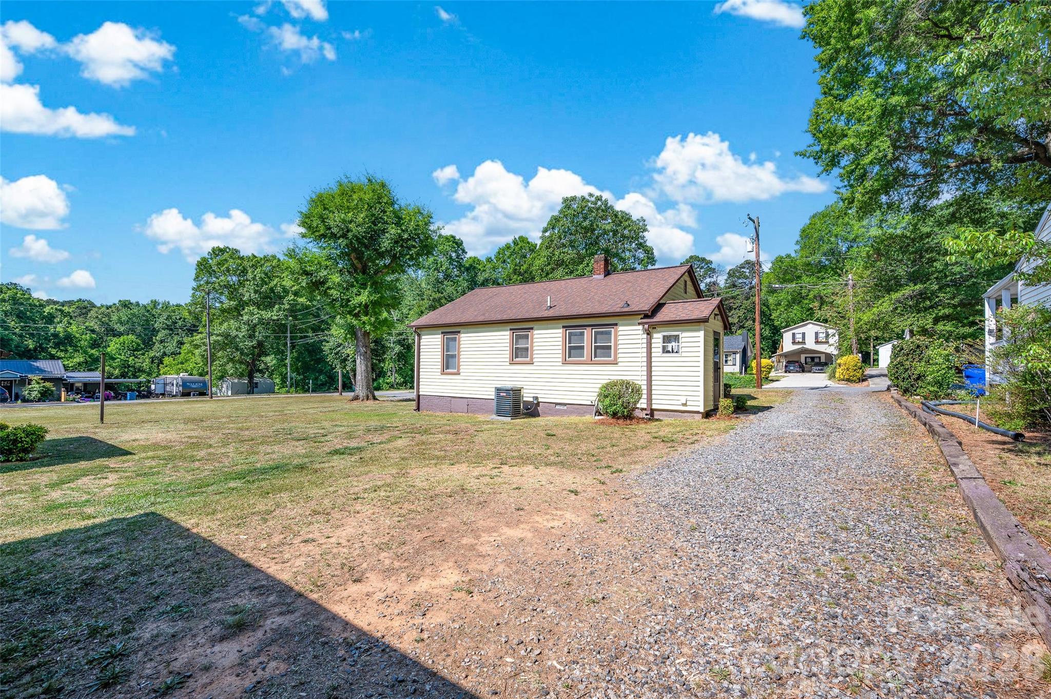 320 Cook Street — Mooresville