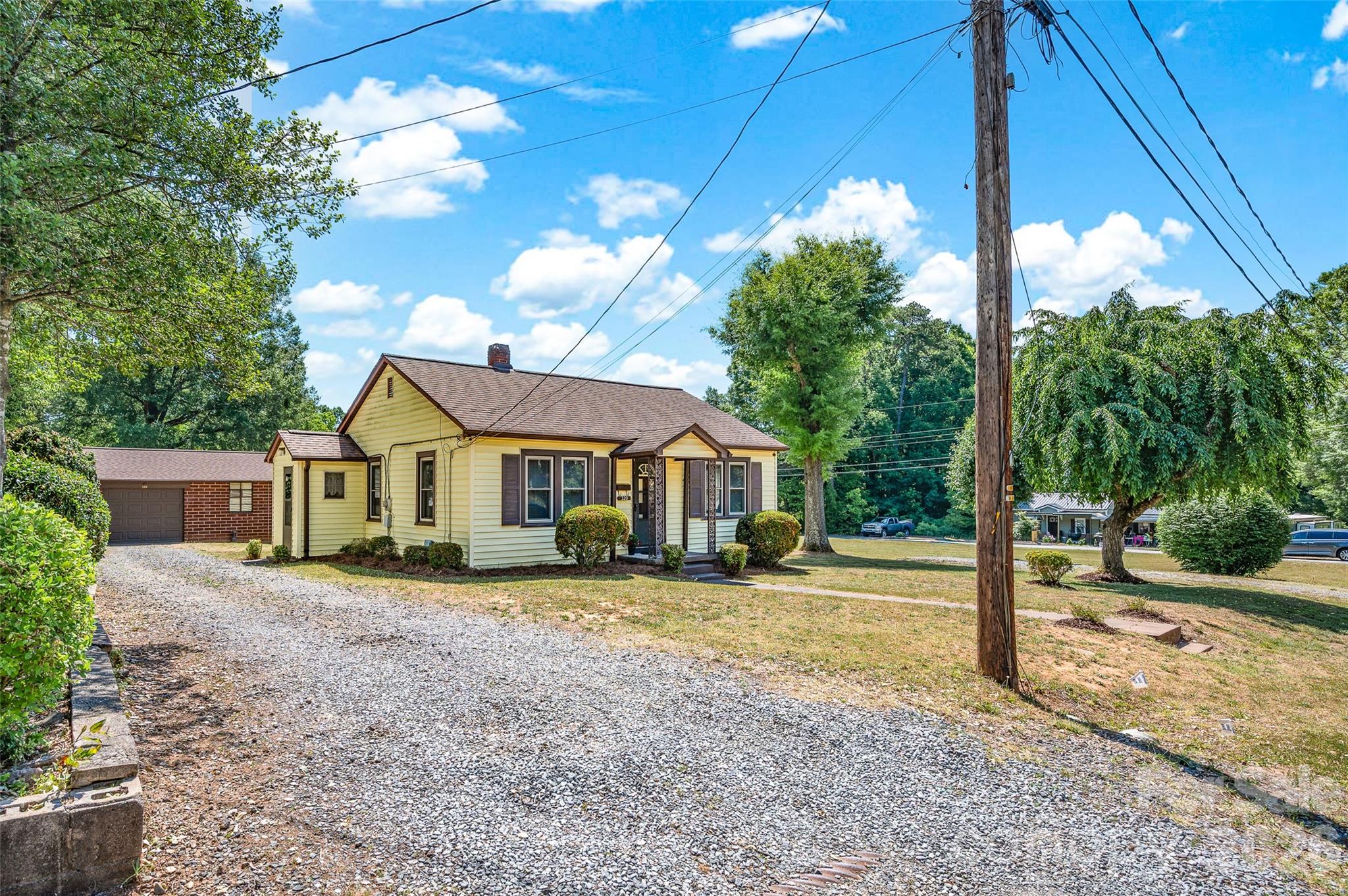 320 Cook Street — Mooresville