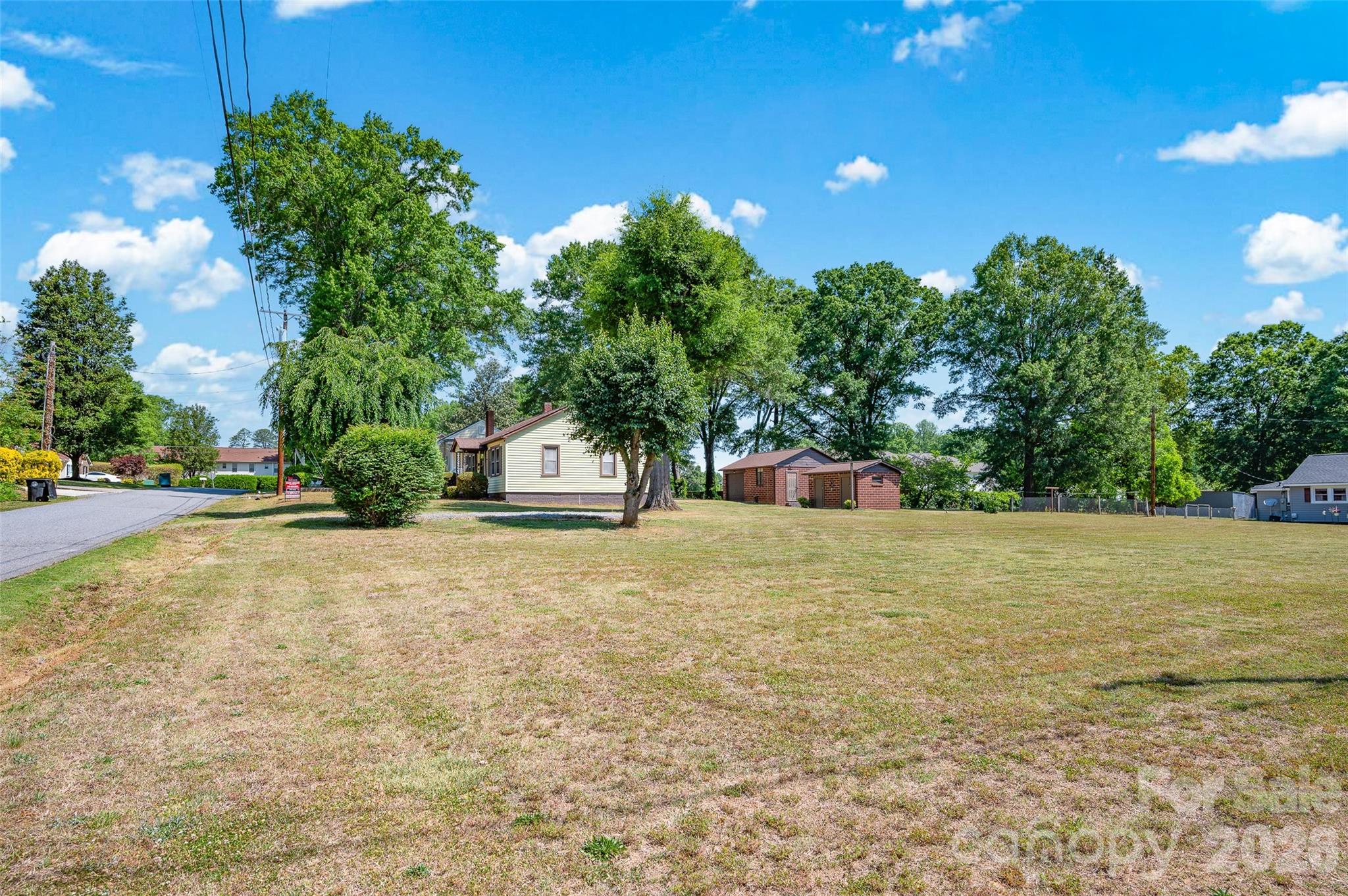 320 Cook Street — Mooresville