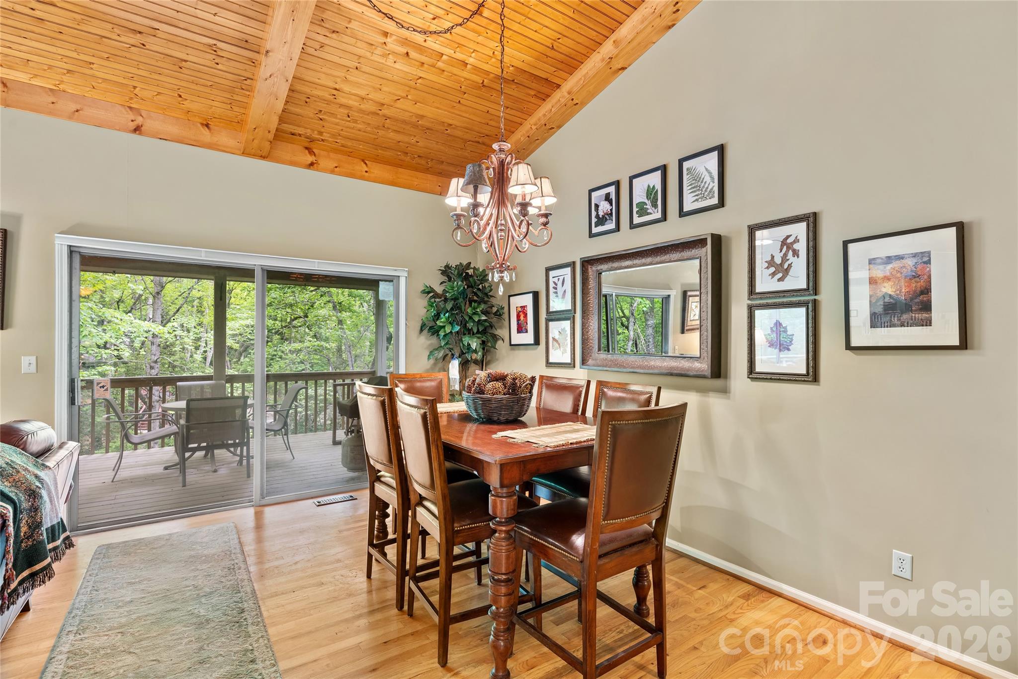 560 Toxaway Court — Lake Toxaway