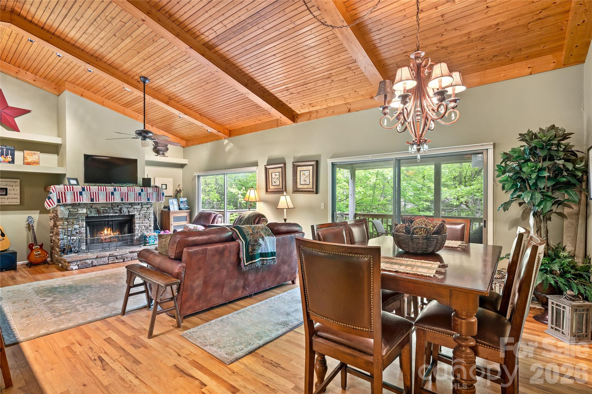 560 Toxaway Court — Lake Toxaway