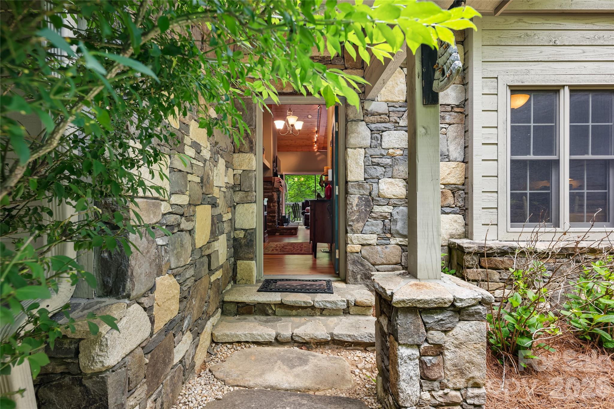 560 Toxaway Court — Lake Toxaway
