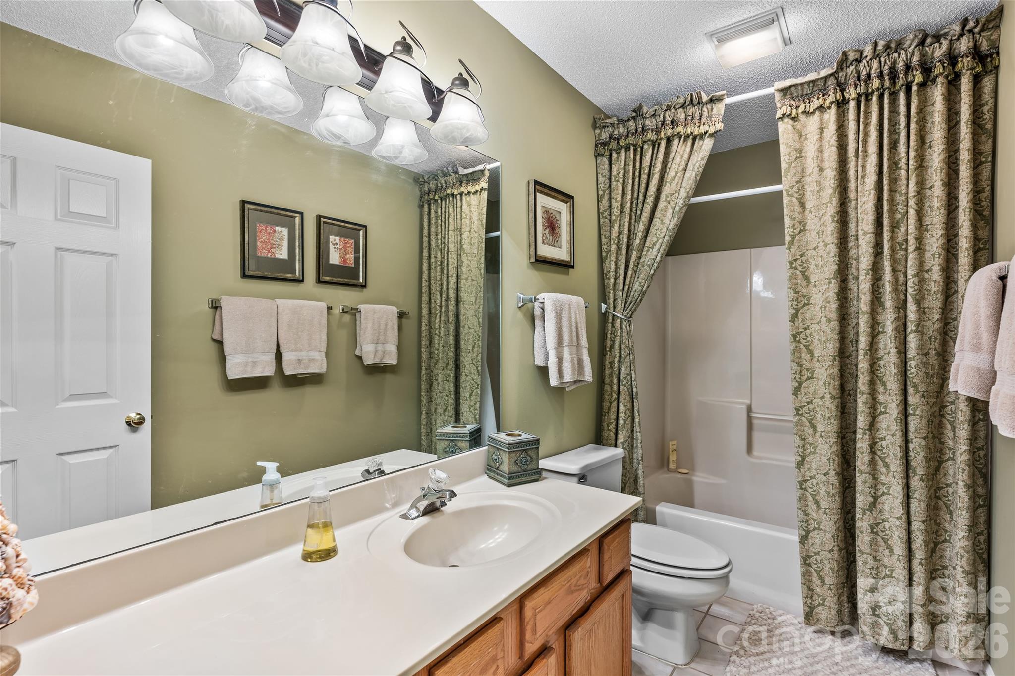 560 Toxaway Court — Lake Toxaway