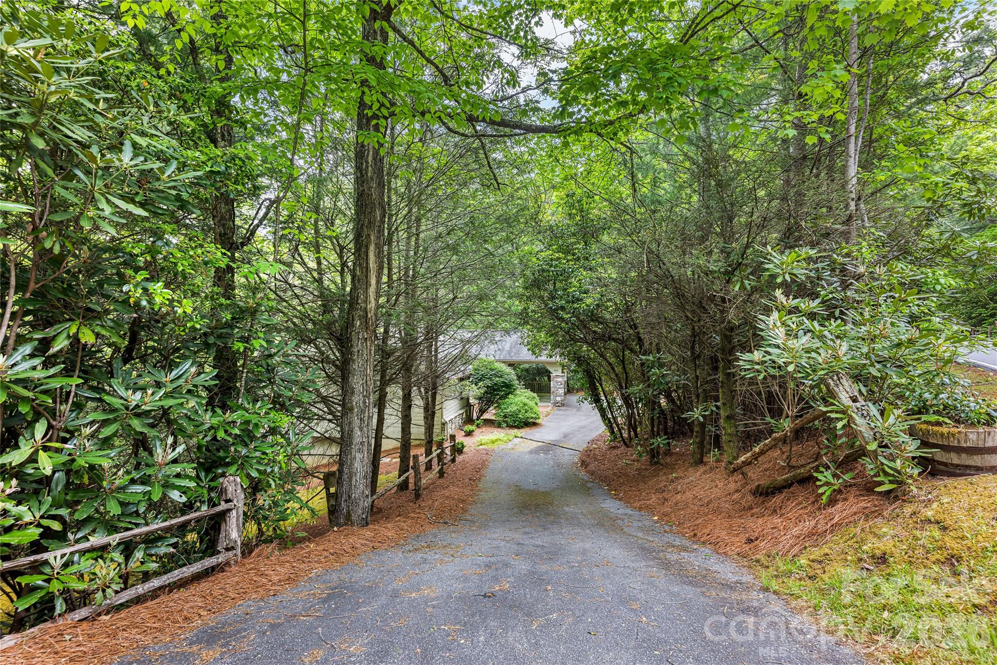 560 Toxaway Court — Lake Toxaway