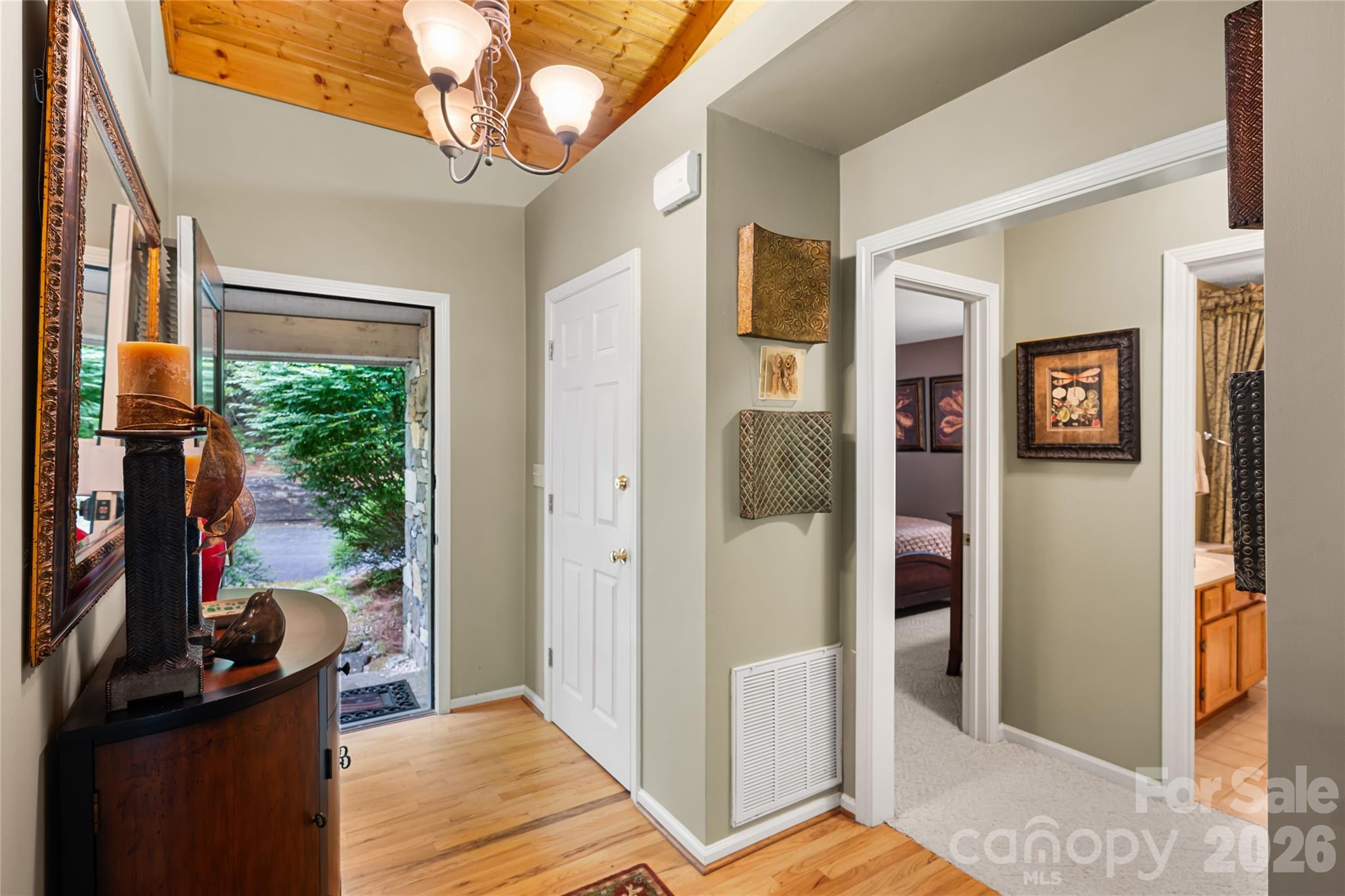 560 Toxaway Court — Lake Toxaway