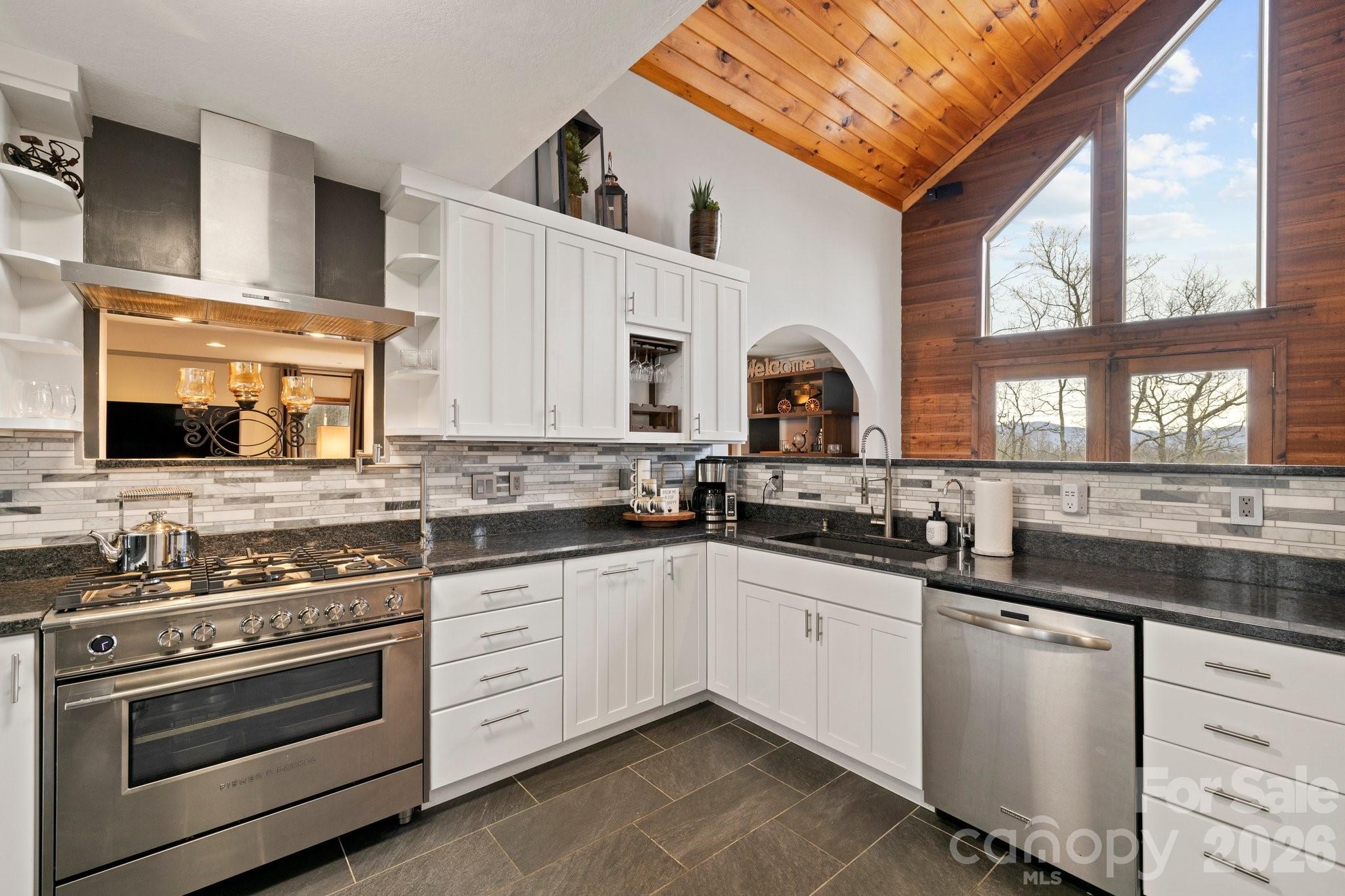 106 Bishop Cove Road — Fairview