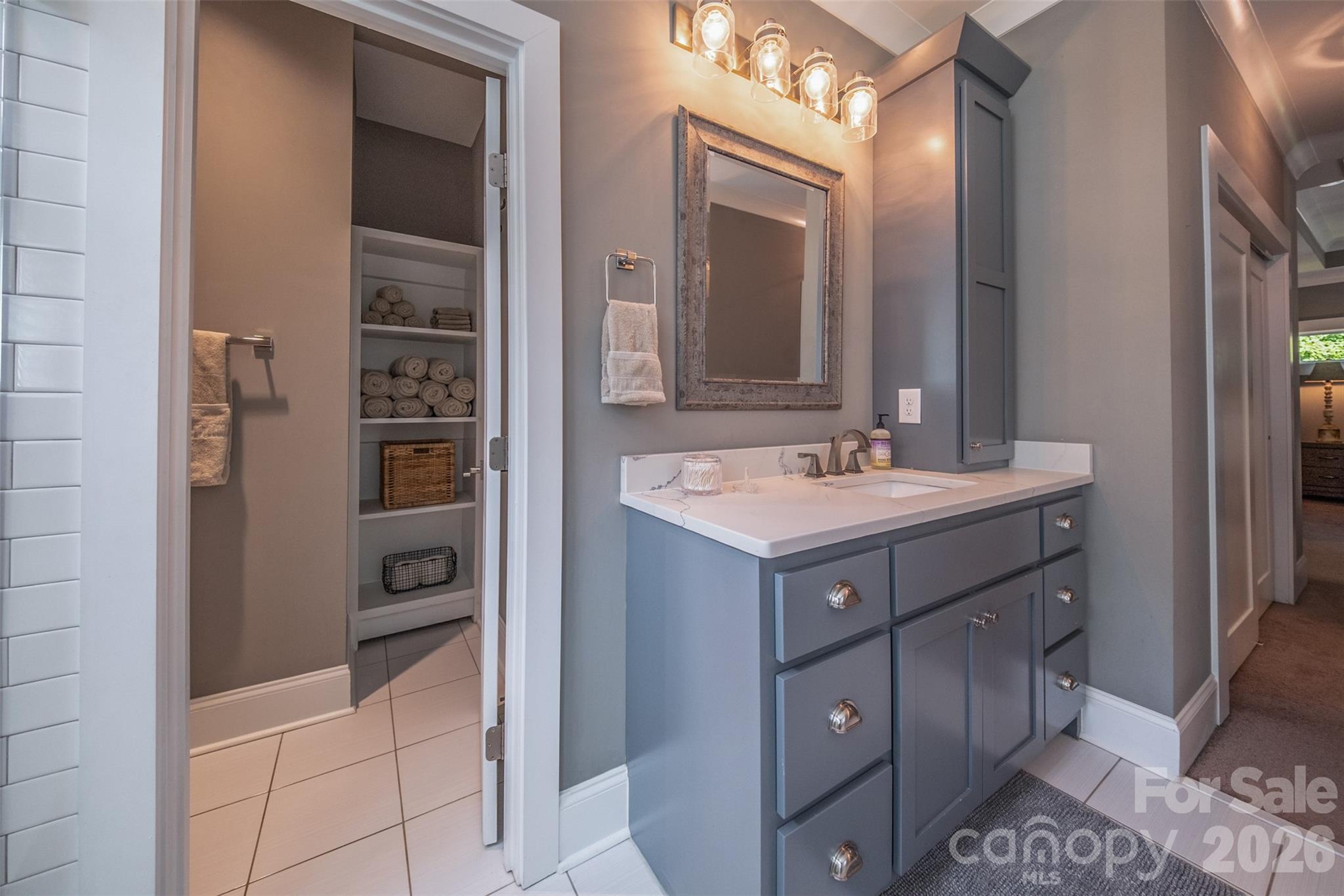 205 Sherwood Drive — Huntersville