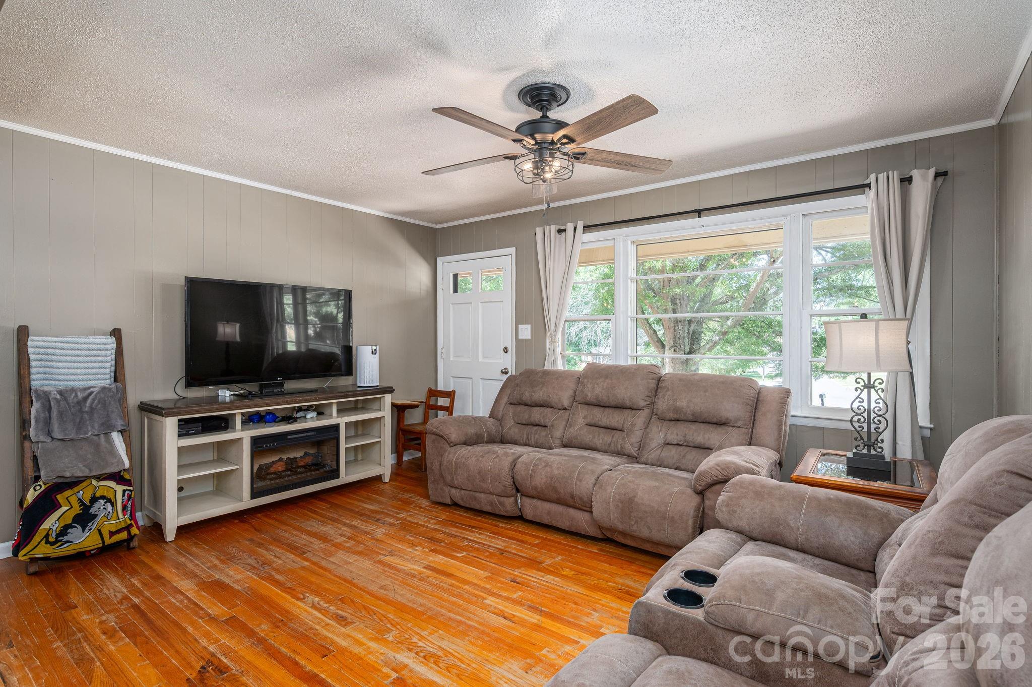 636 Poplar Drive — Shelby