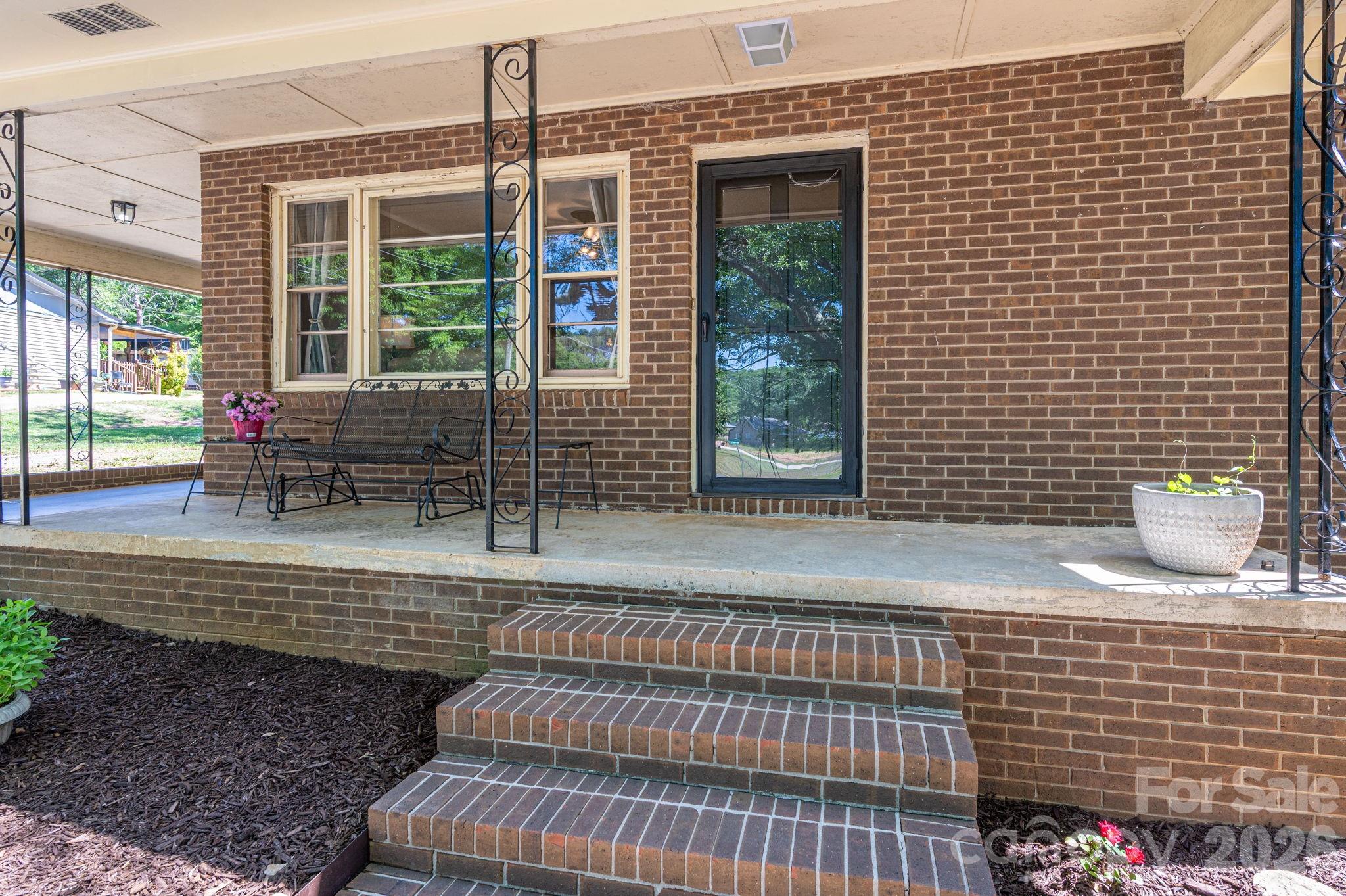 636 Poplar Drive — Shelby