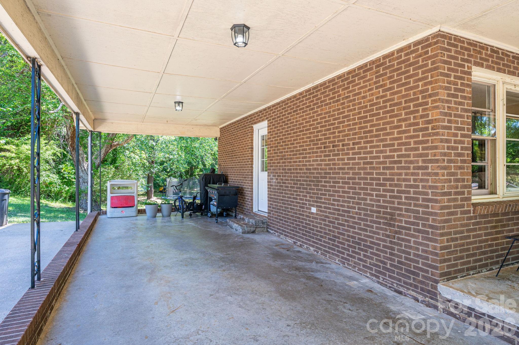 636 Poplar Drive — Shelby