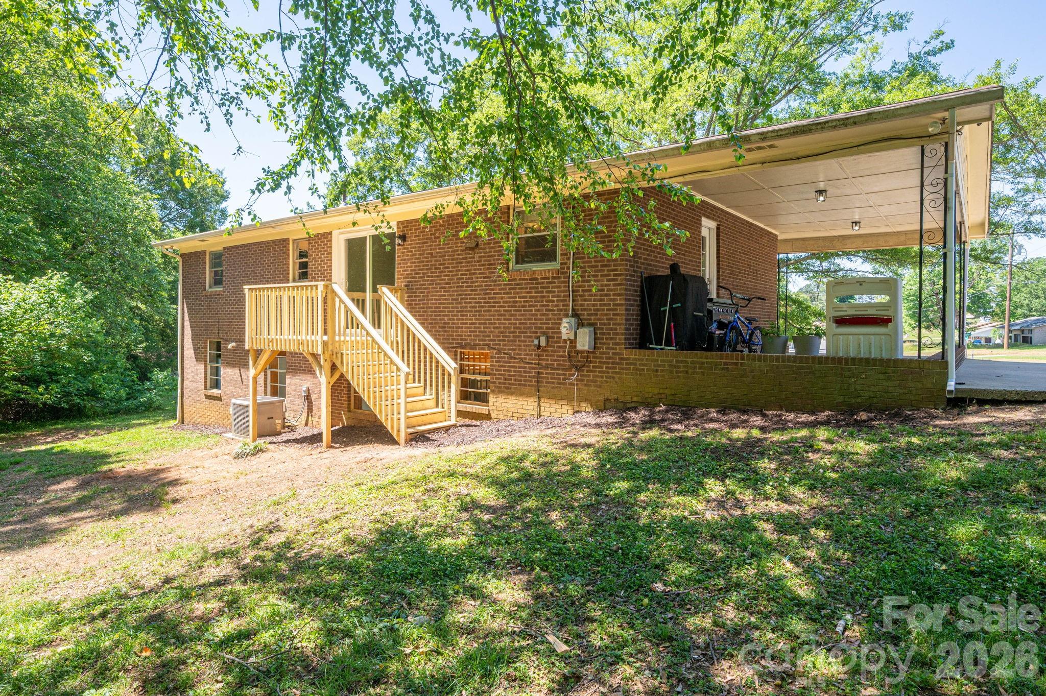 636 Poplar Drive — Shelby