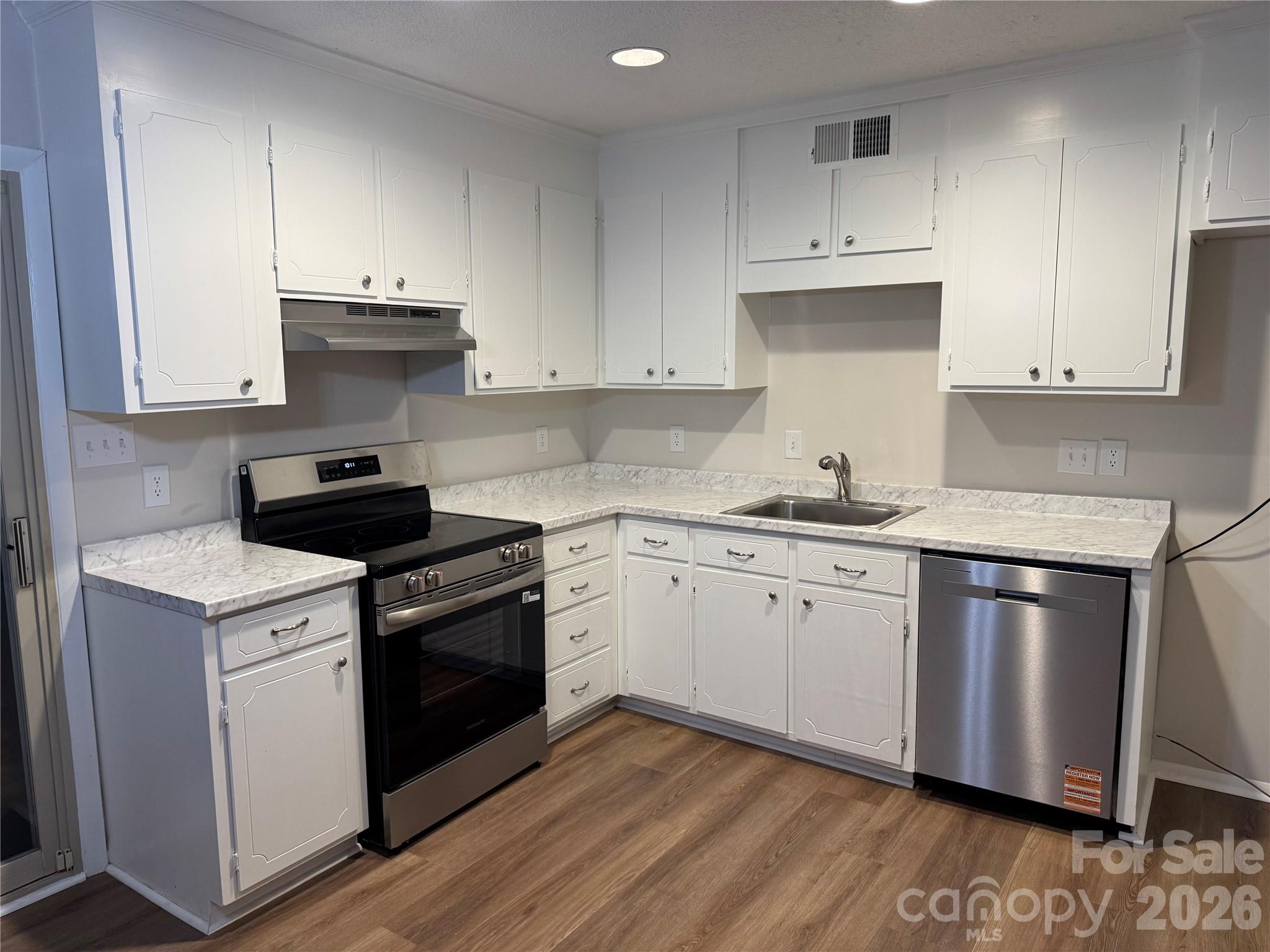 6921 Kirkcaldy Lane — Mint Hill