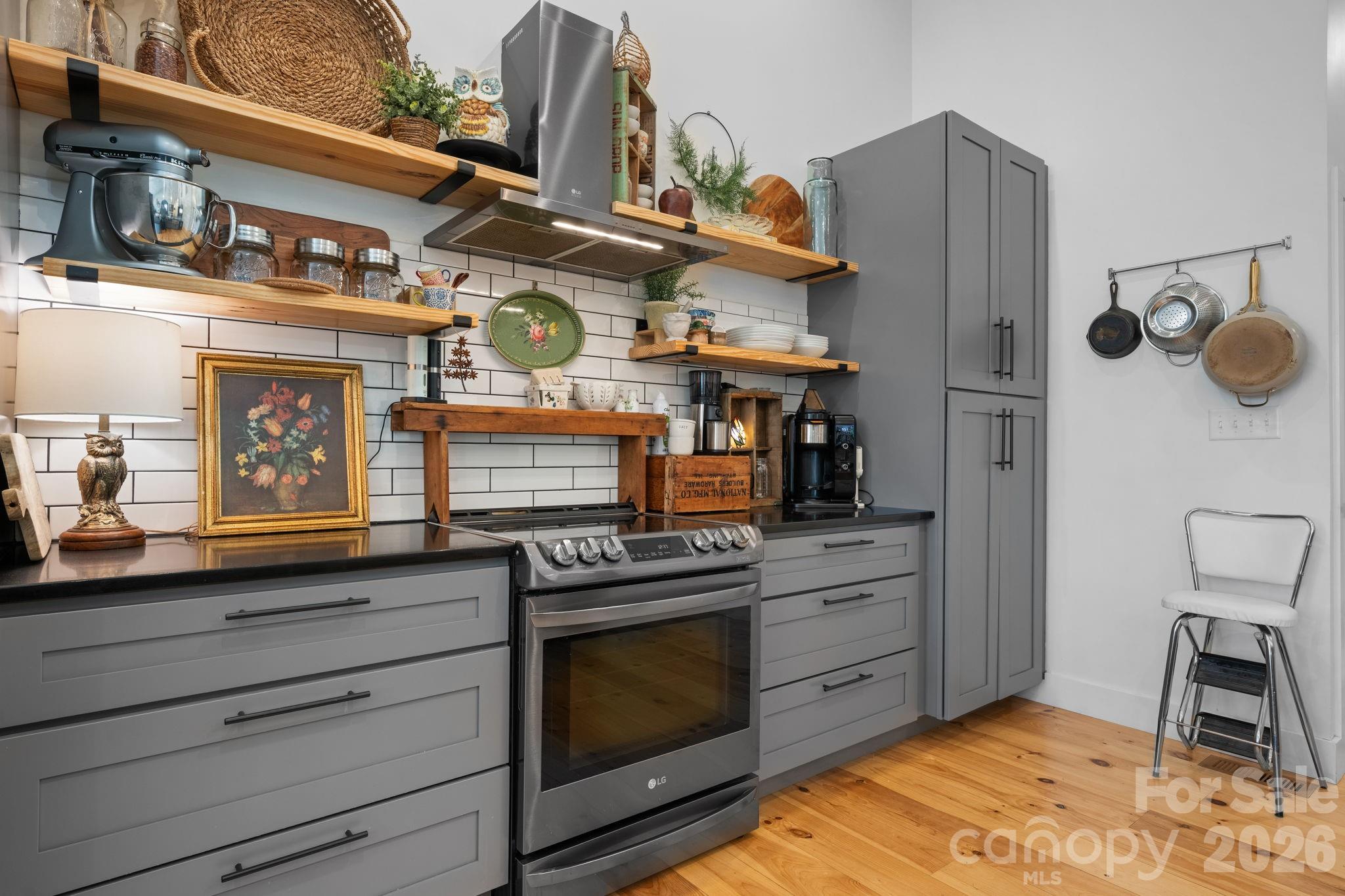 3813 54TH Avenue NE — Hickory
