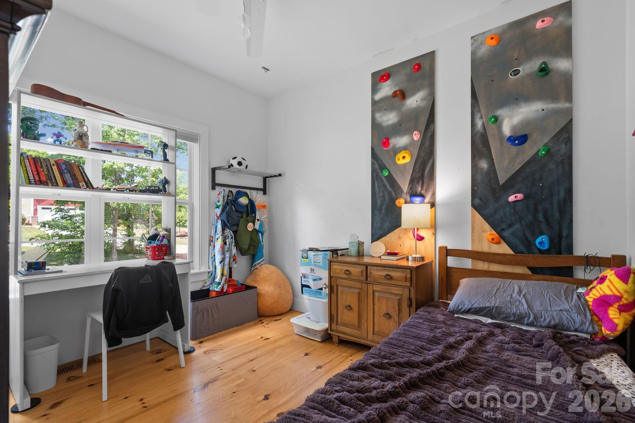 3813 54TH Avenue NE — Hickory