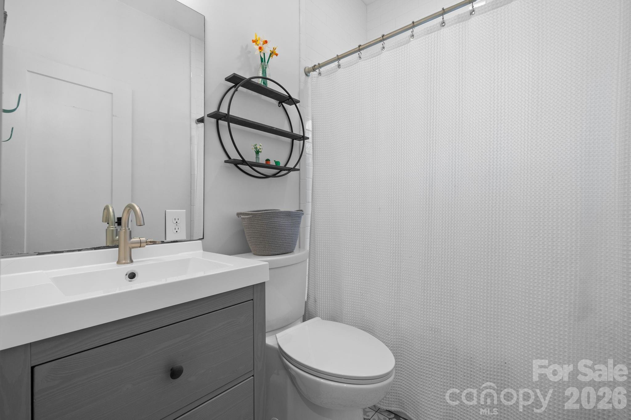 3813 54TH Avenue NE — Hickory
