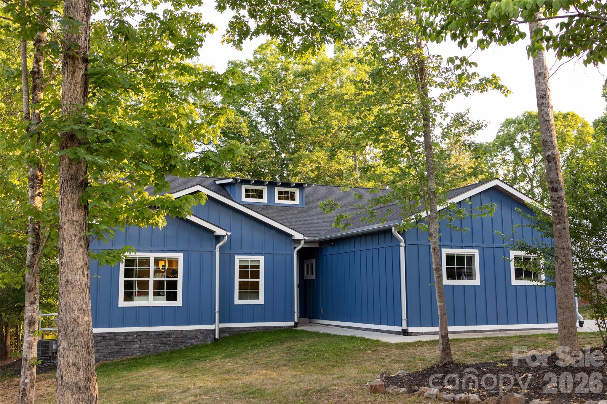 3813 54TH Avenue NE — Hickory