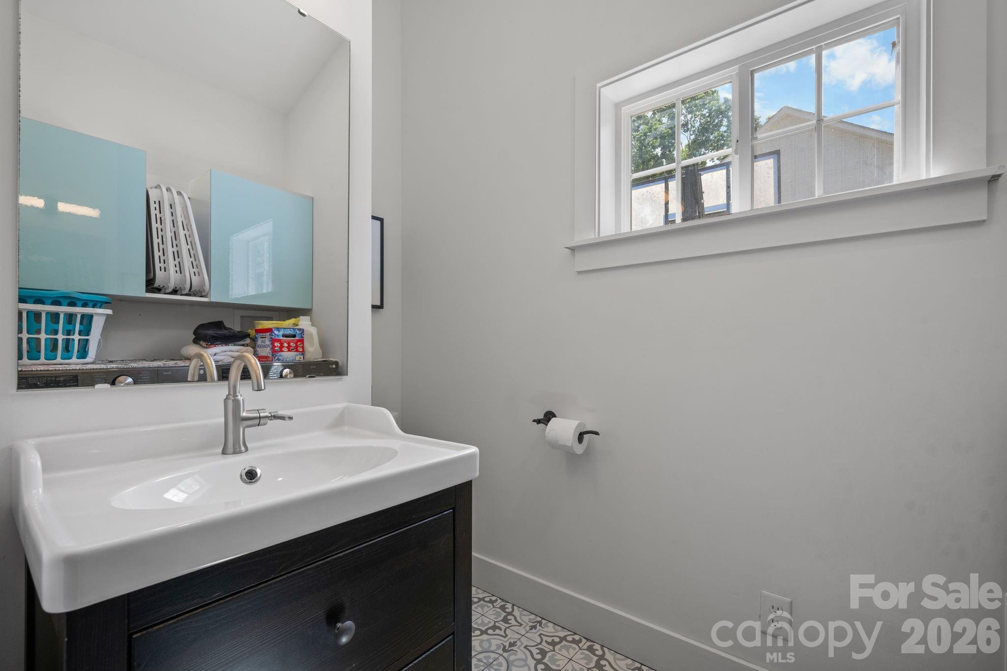 3813 54TH Avenue NE — Hickory