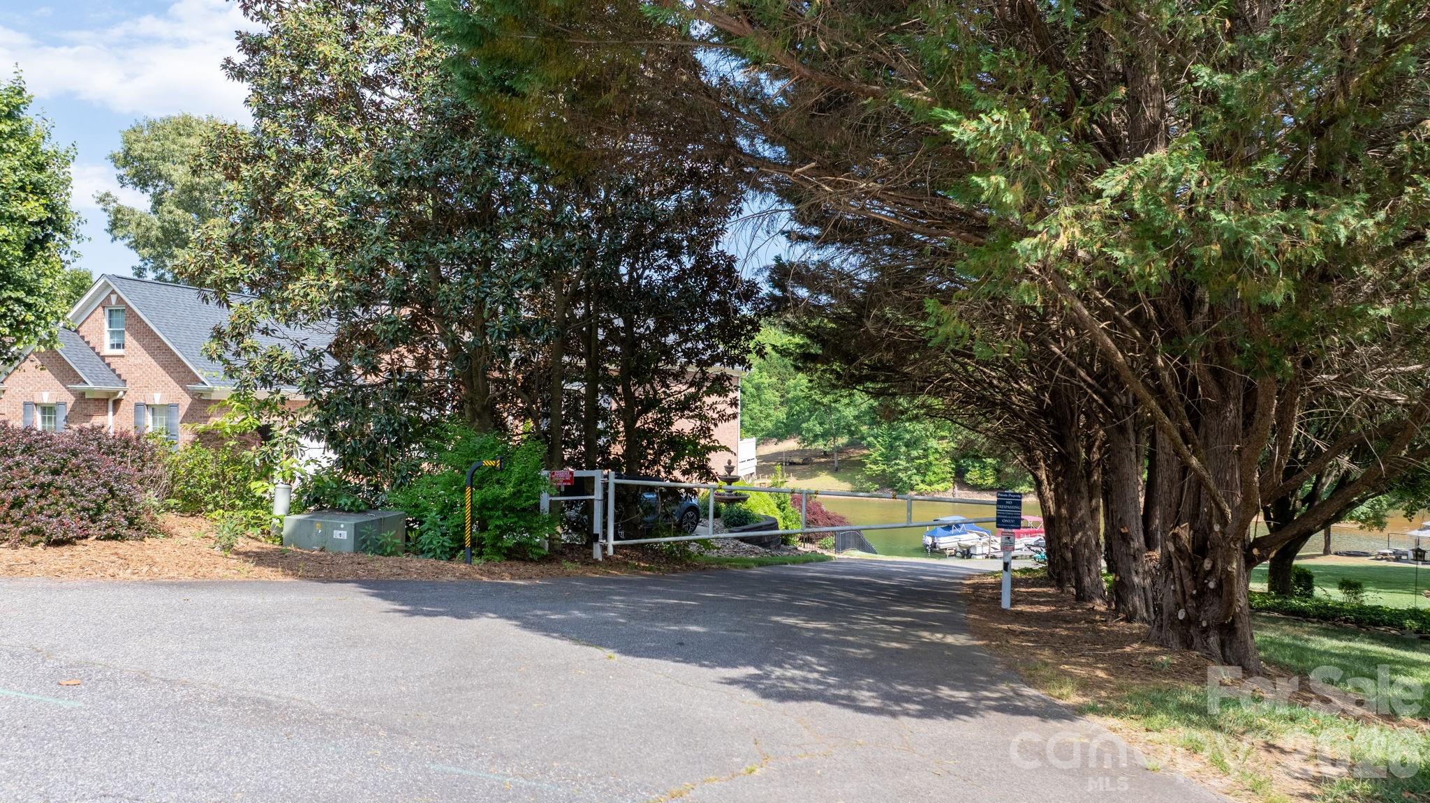 3813 54TH Avenue NE — Hickory