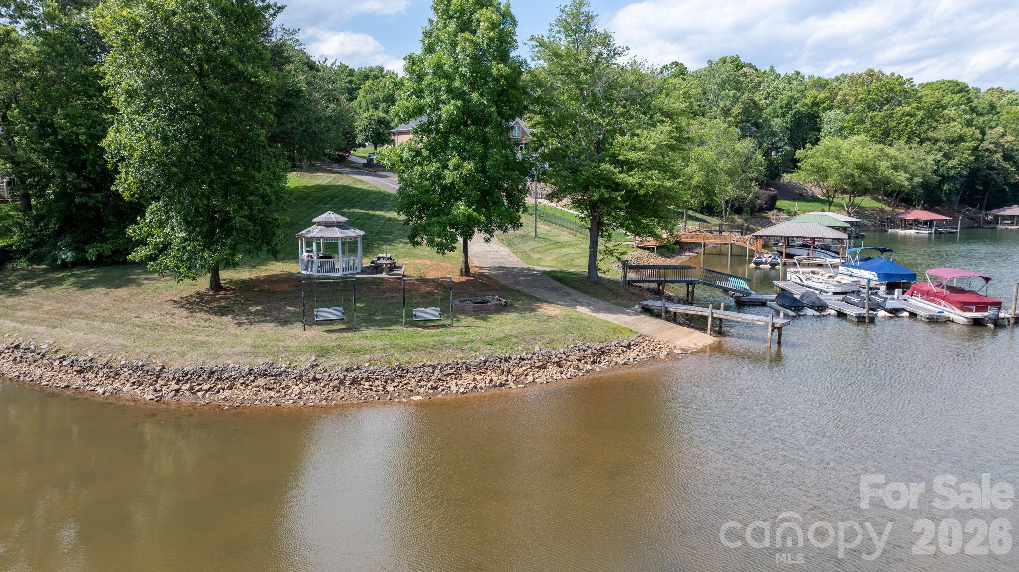3813 54TH Avenue NE — Hickory