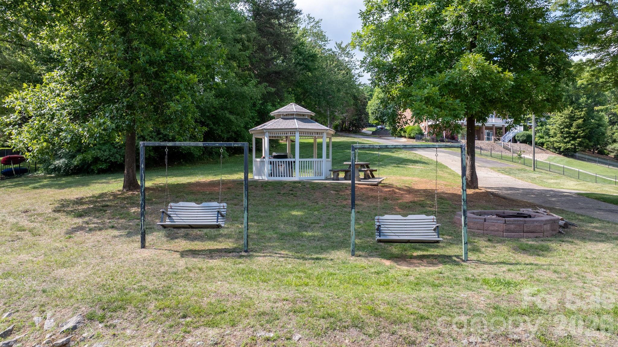 3813 54TH Avenue NE — Hickory