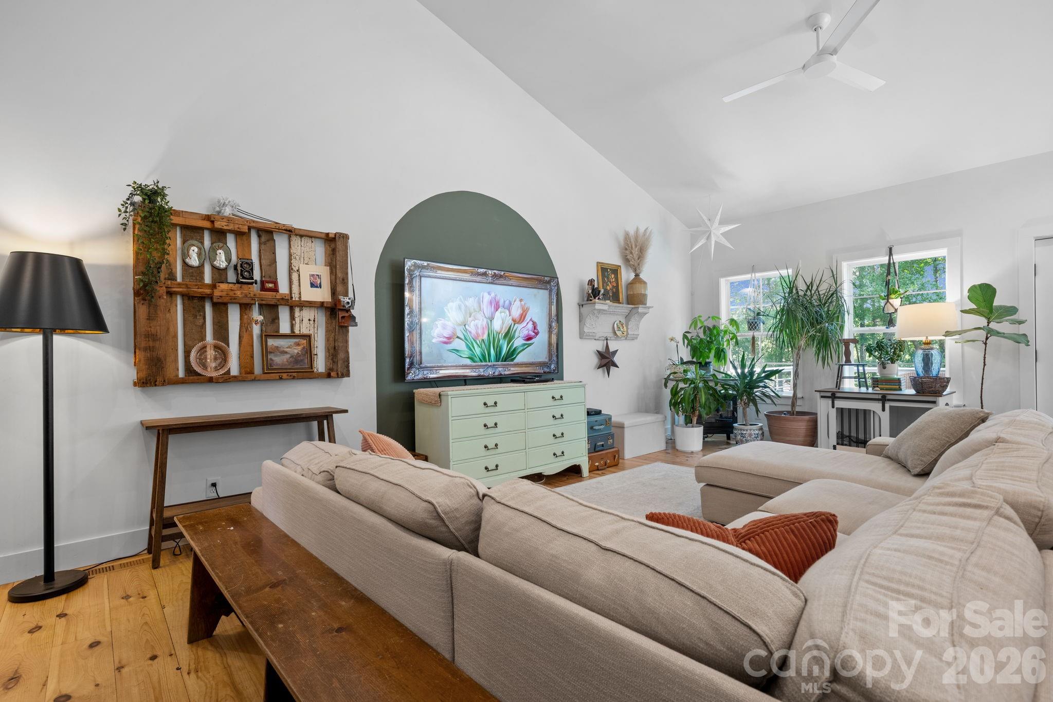 3813 54TH Avenue NE — Hickory