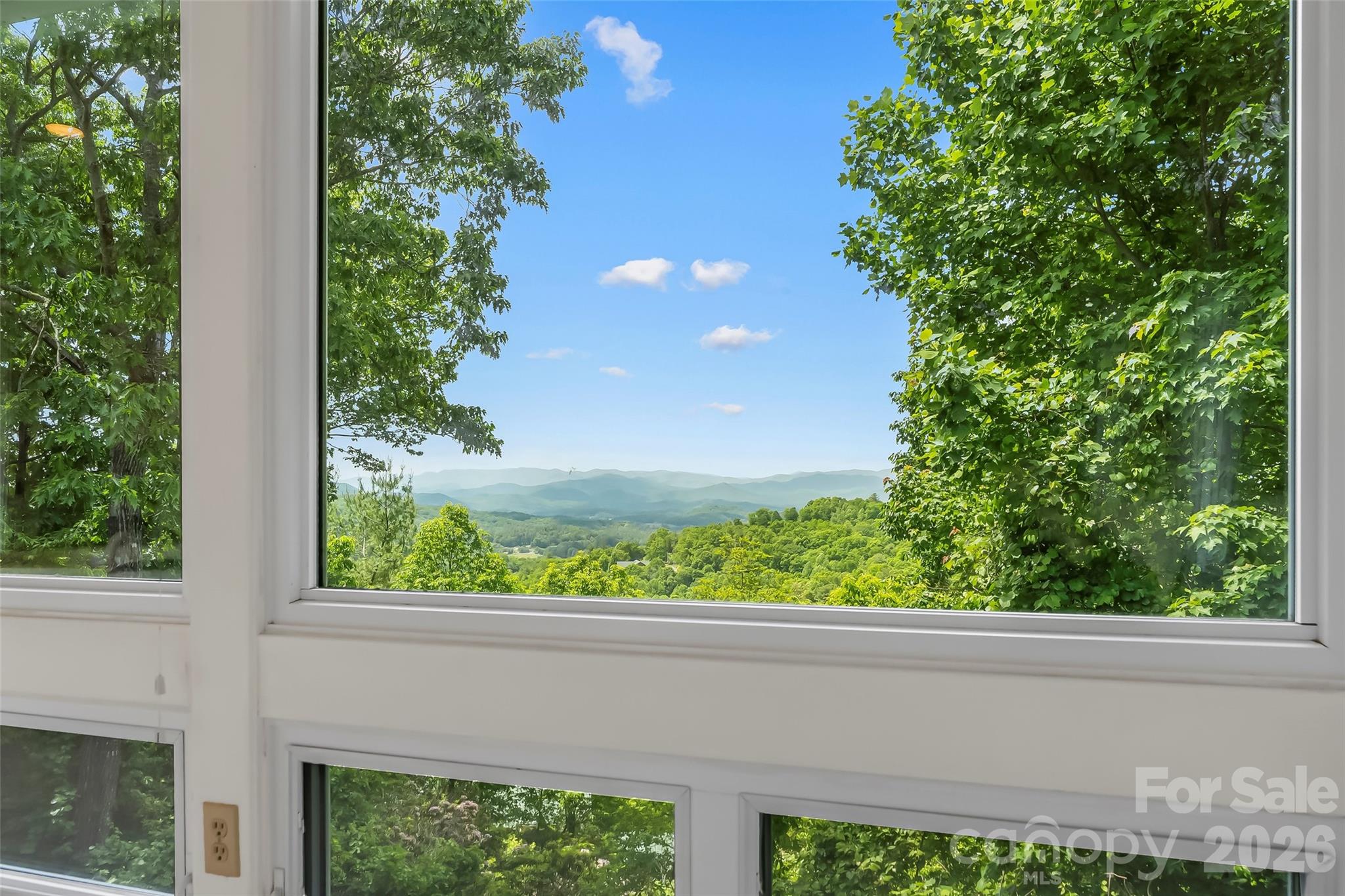 120 Eagle Rock Trail — Hendersonville