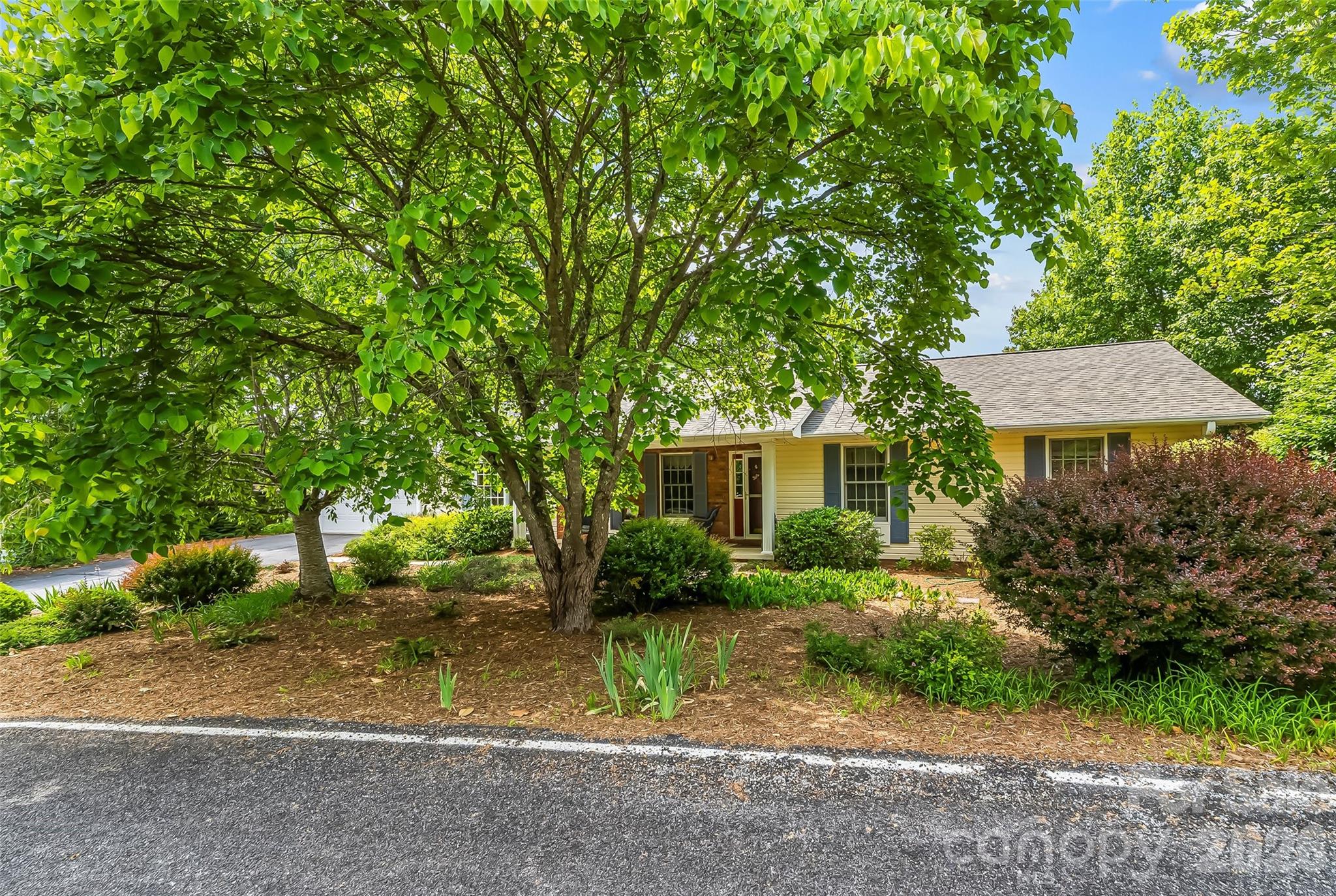 120 Eagle Rock Trail — Hendersonville
