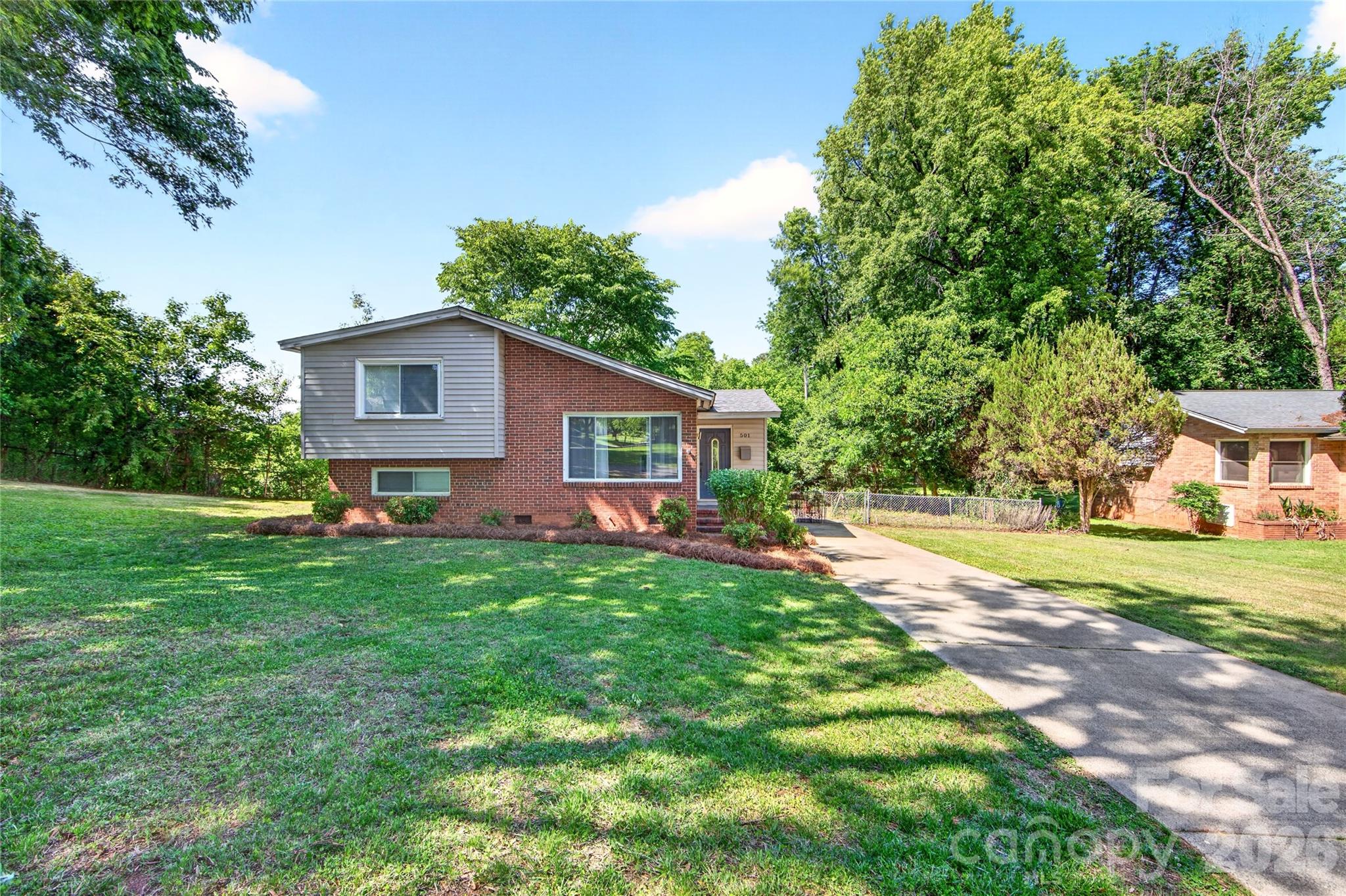 501 Kenlough Drive — Charlotte