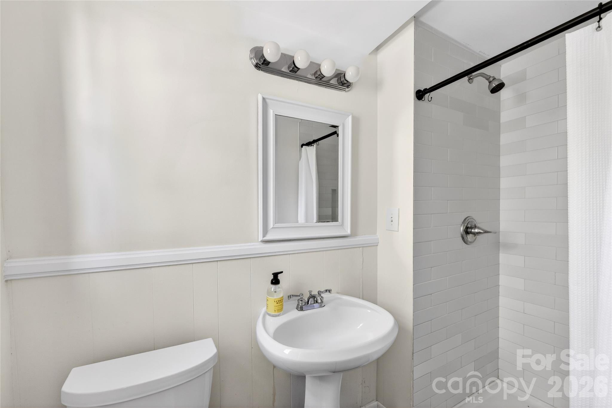 501 Kenlough Drive — Charlotte