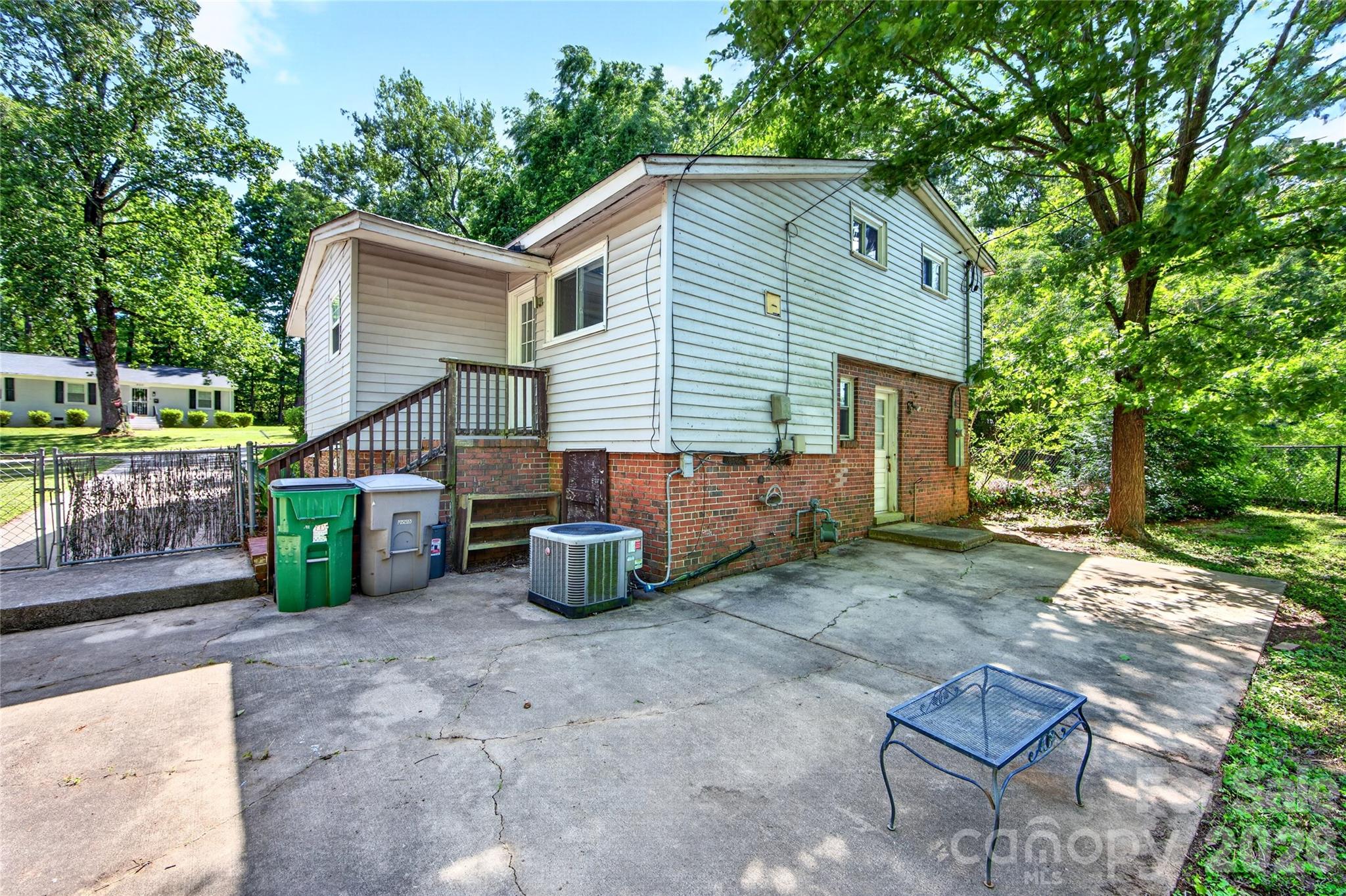 501 Kenlough Drive — Charlotte