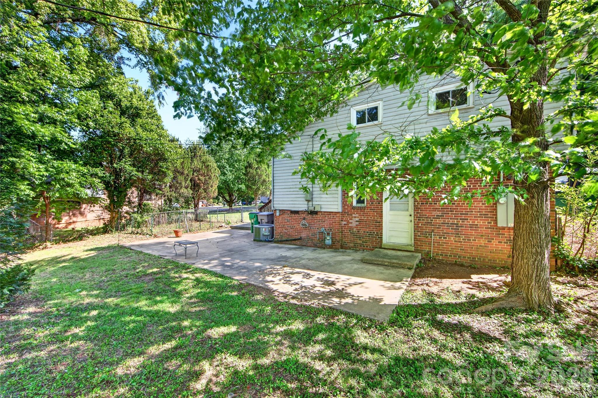 501 Kenlough Drive — Charlotte