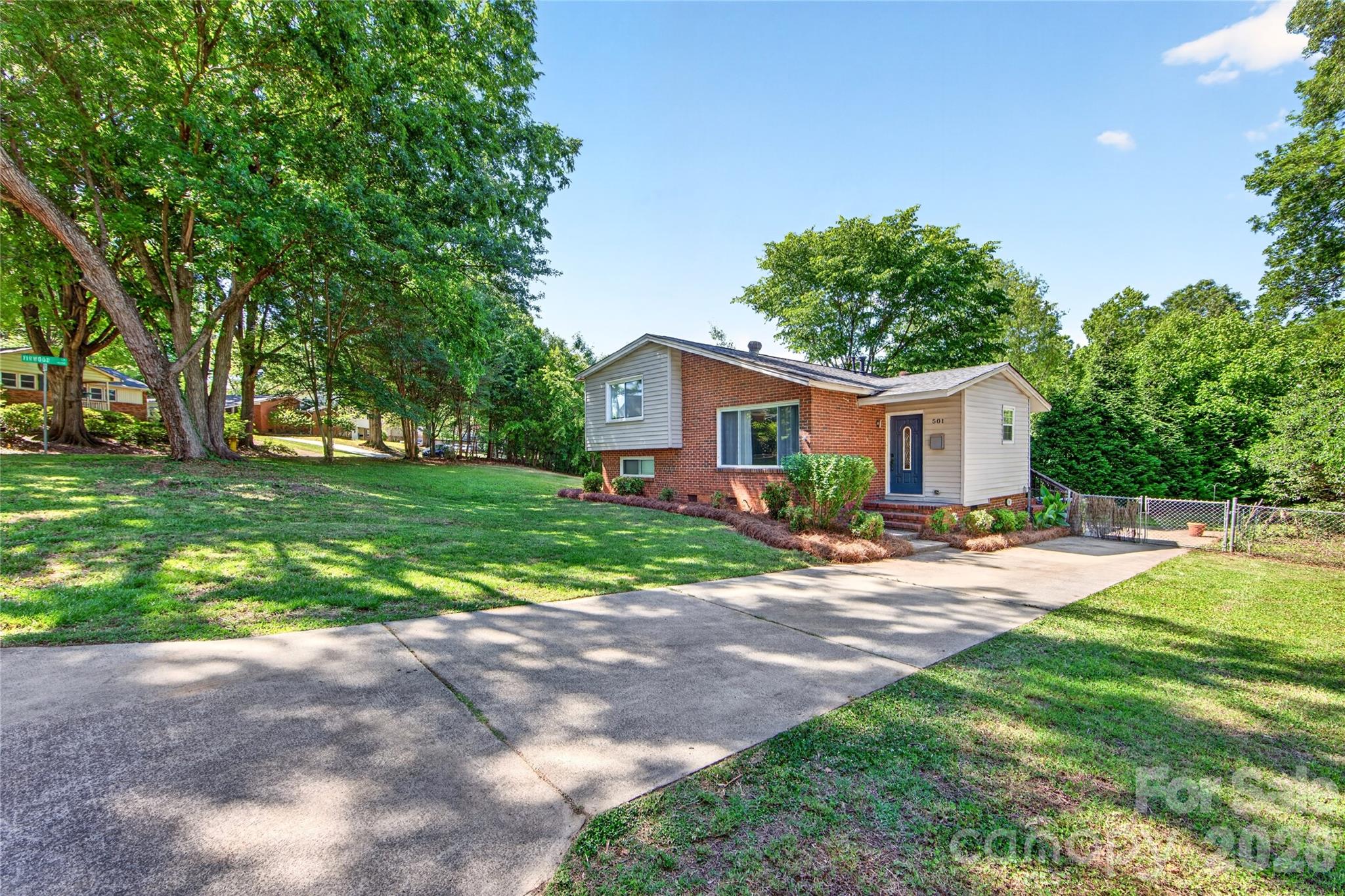 501 Kenlough Drive — Charlotte