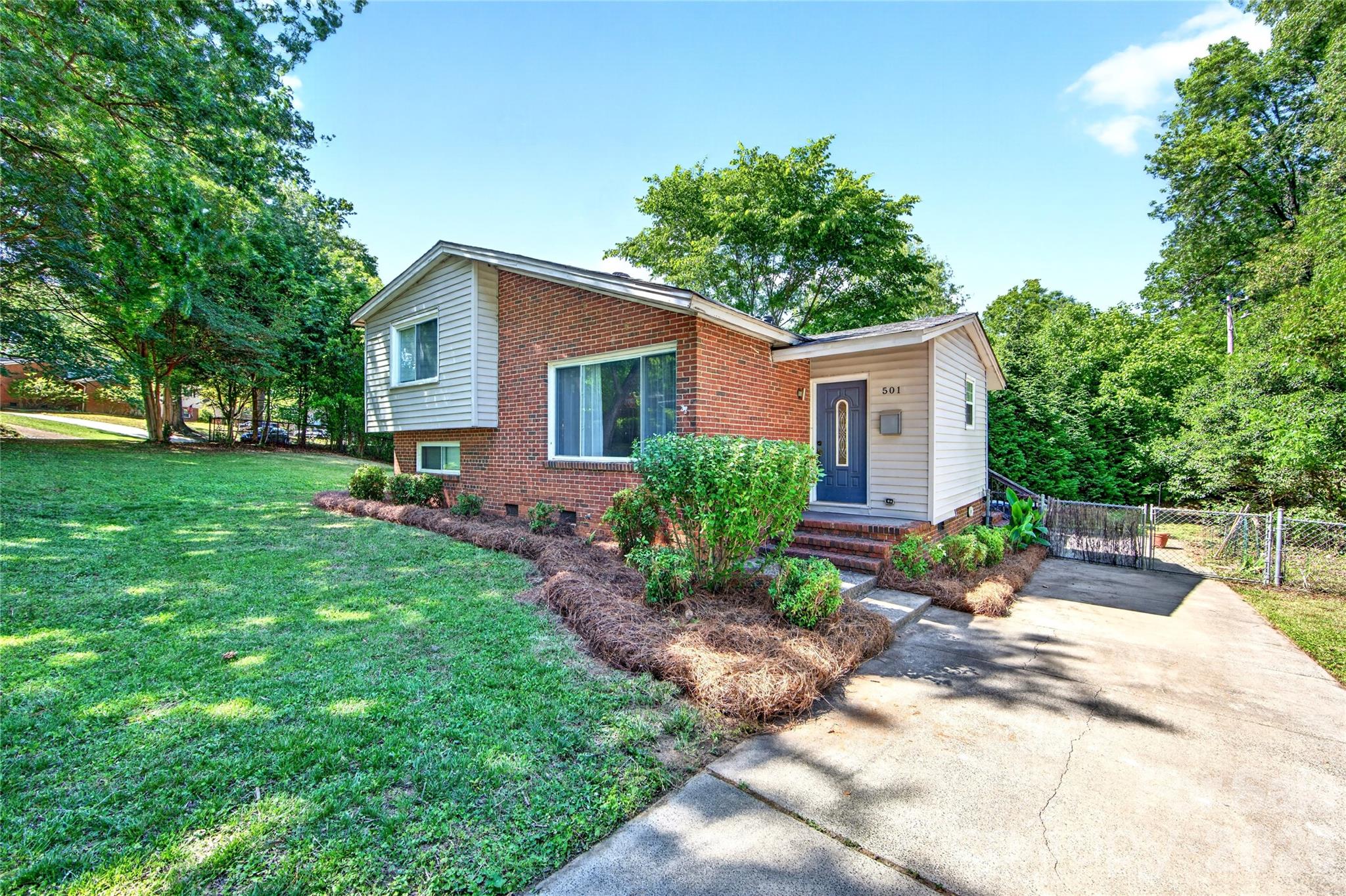 501 Kenlough Drive — Charlotte