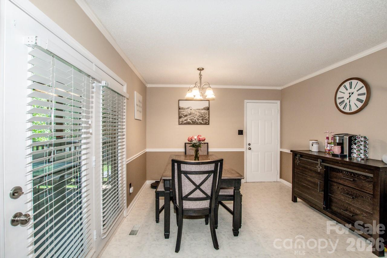 2426 Ashford Drive — Newton