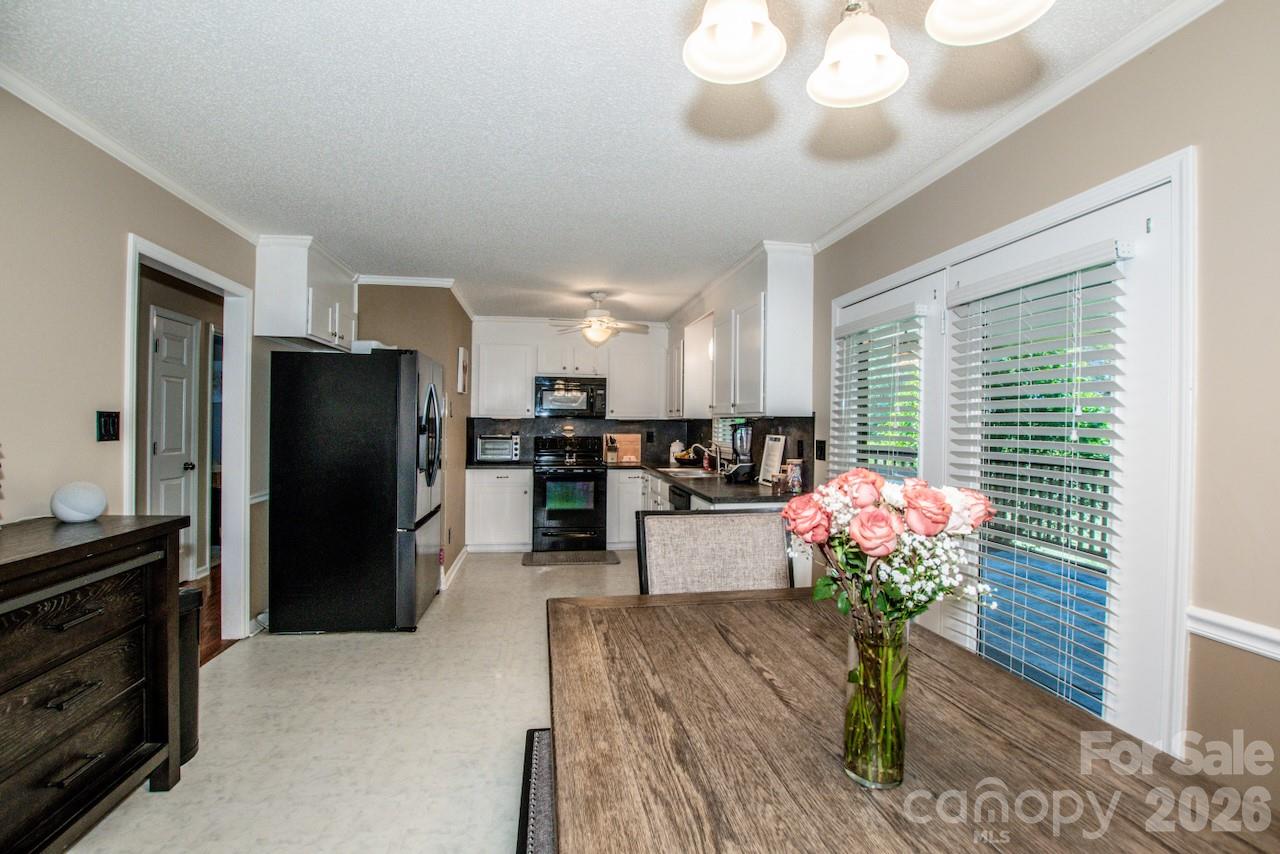 2426 Ashford Drive — Newton