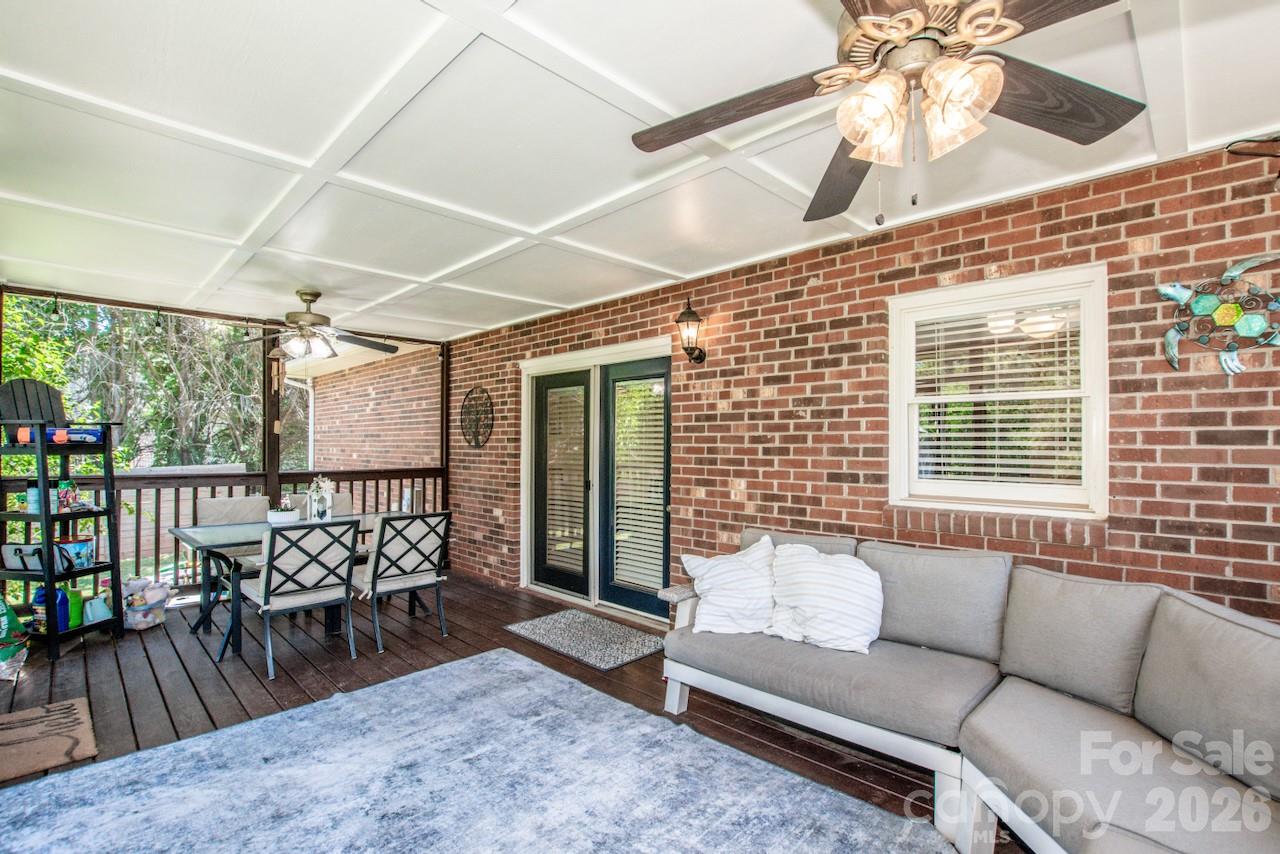 2426 Ashford Drive — Newton