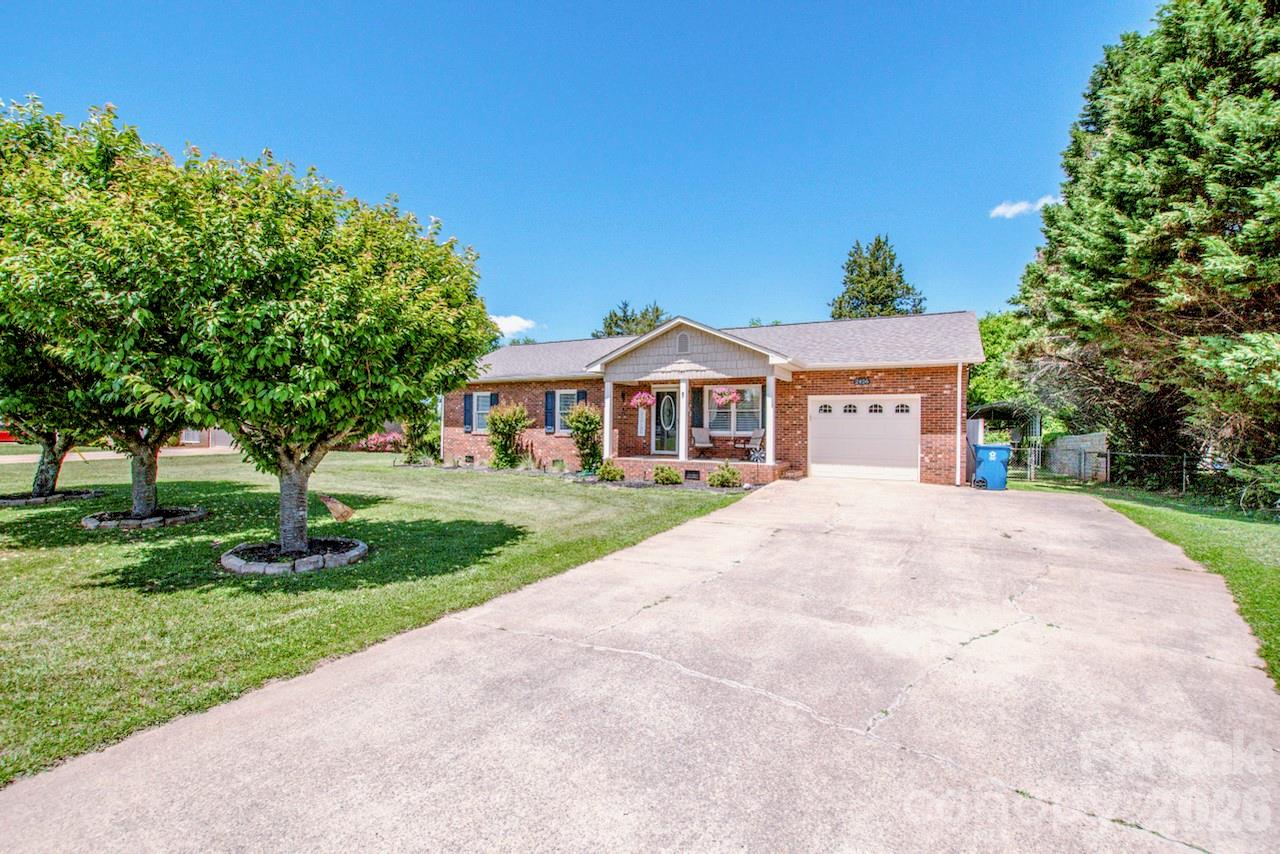 2426 Ashford Drive — Newton