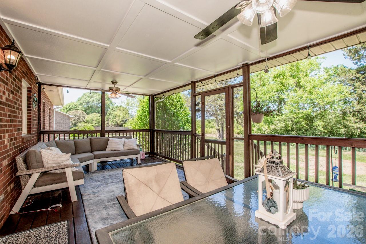 2426 Ashford Drive — Newton