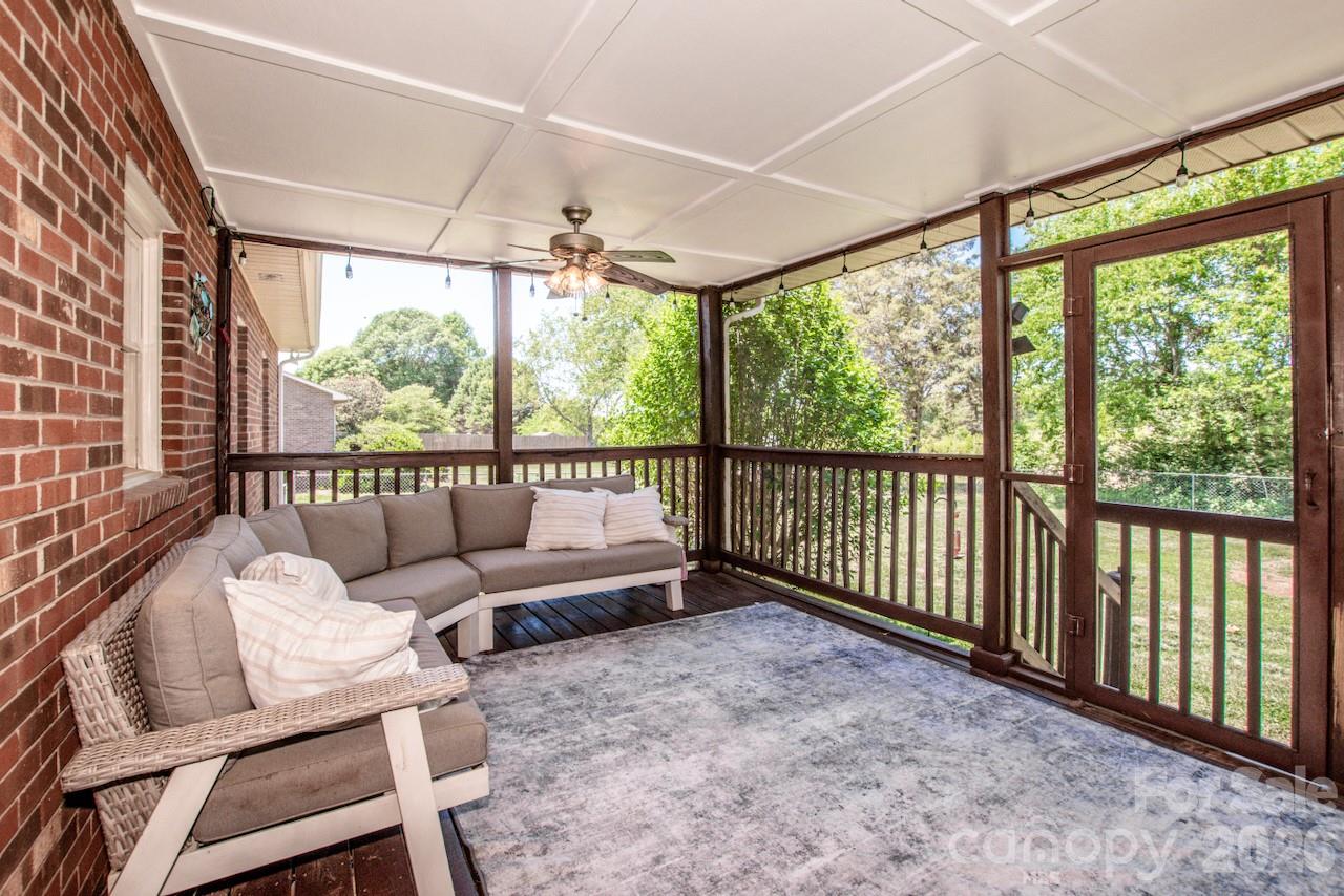 2426 Ashford Drive — Newton