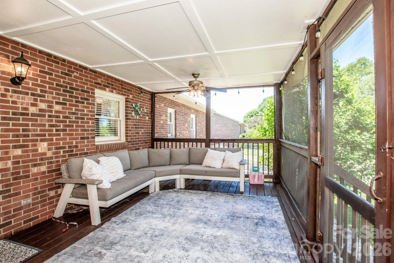 2426 Ashford Drive — Newton
