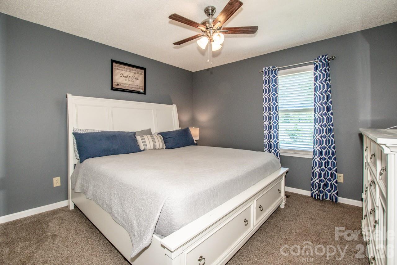 2426 Ashford Drive — Newton