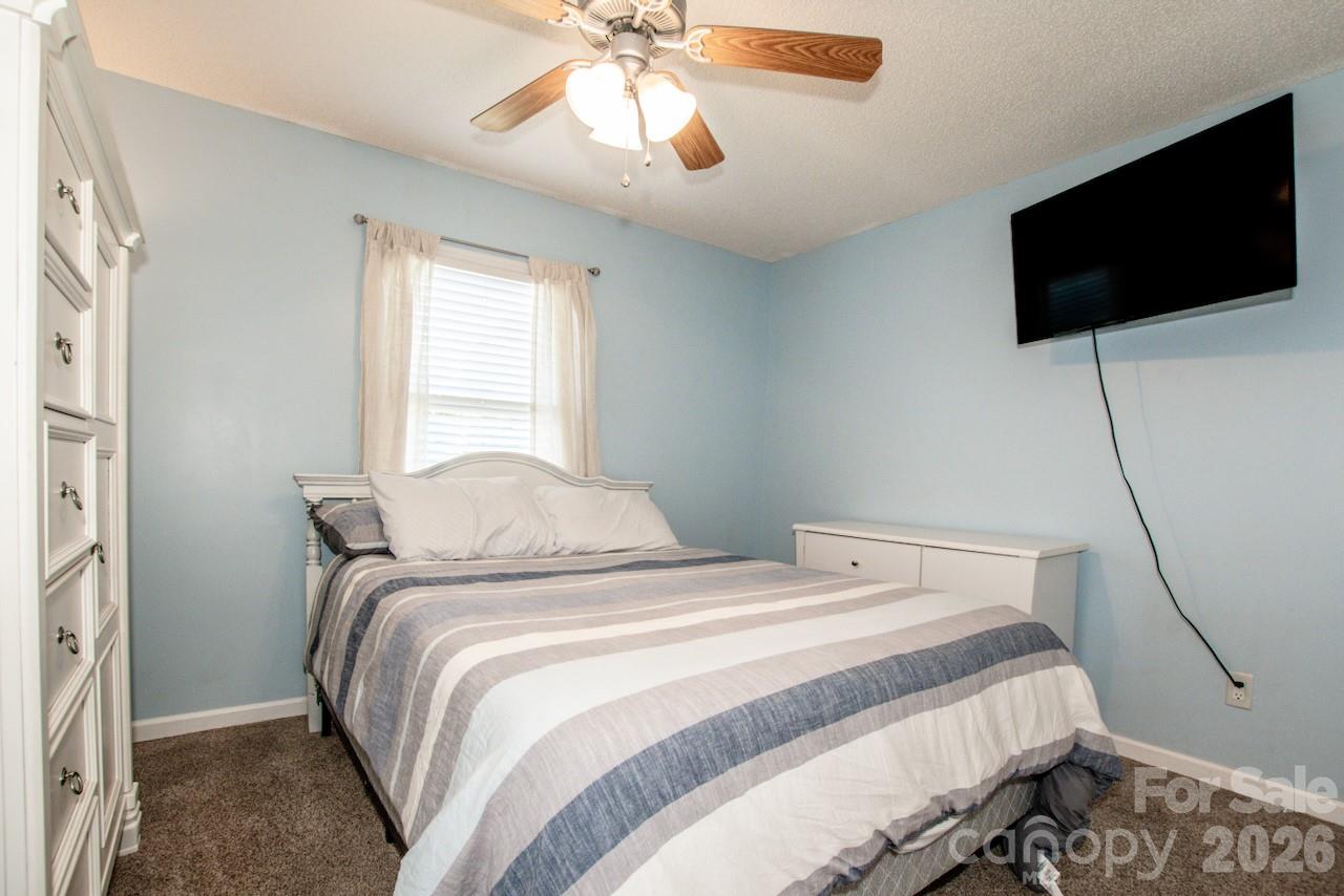 2426 Ashford Drive — Newton