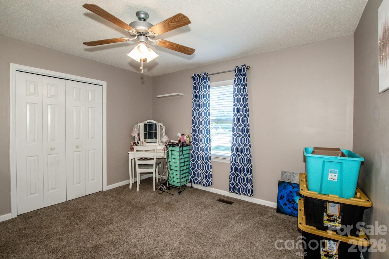 2426 Ashford Drive — Newton