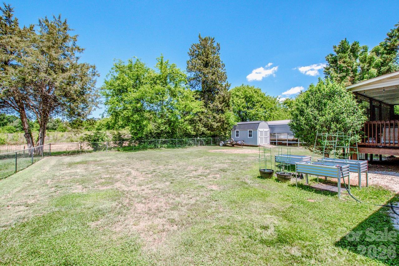 2426 Ashford Drive — Newton