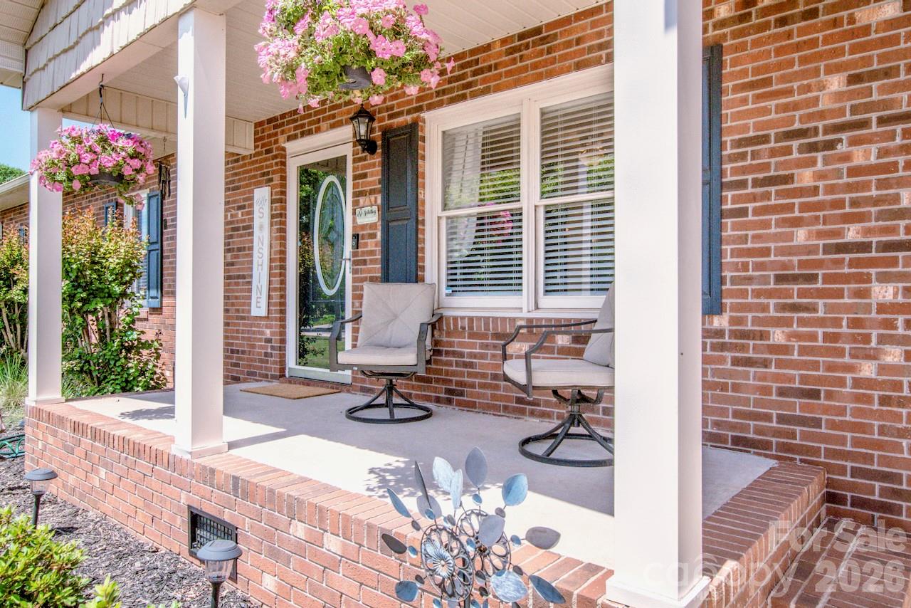 2426 Ashford Drive — Newton