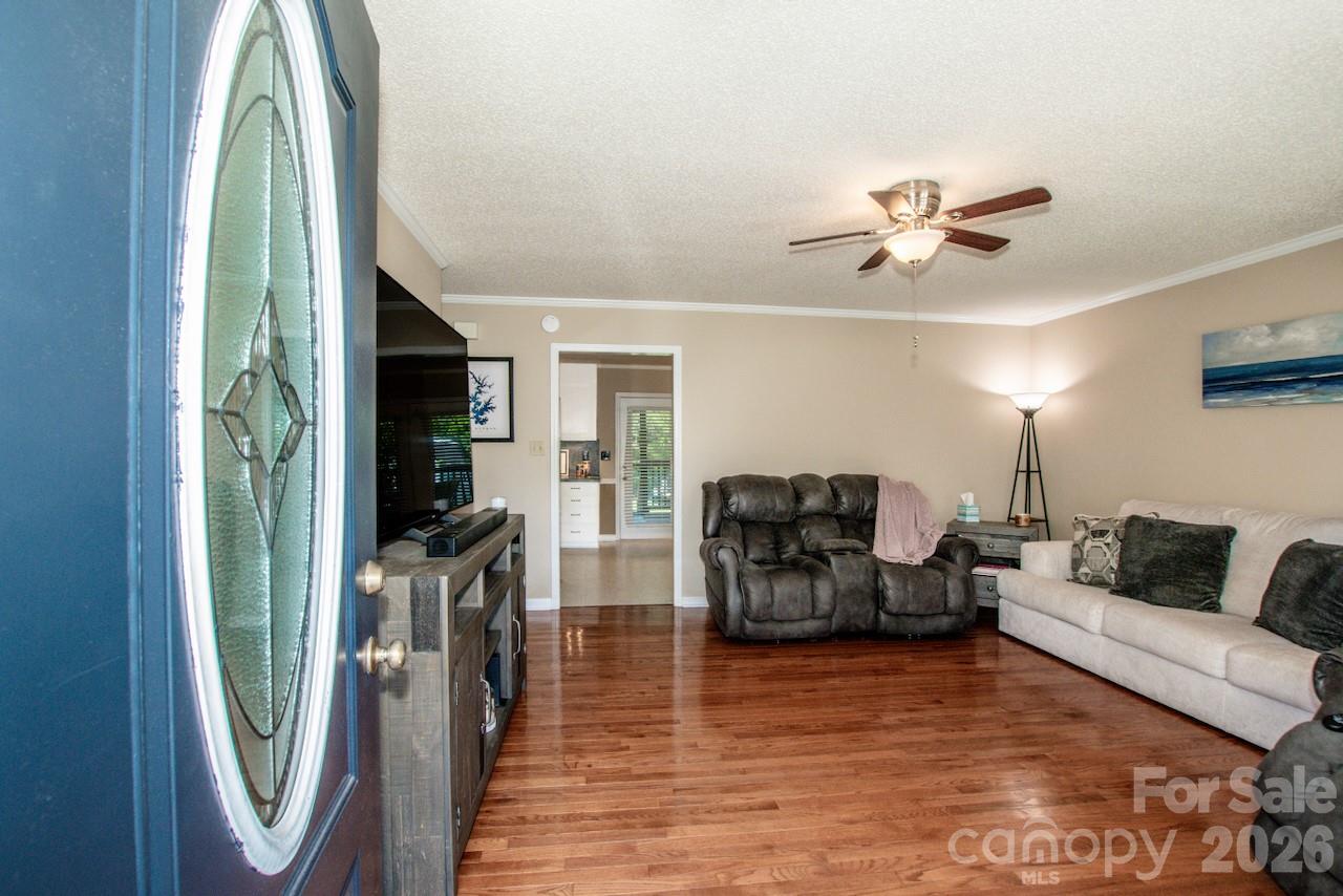 2426 Ashford Drive — Newton