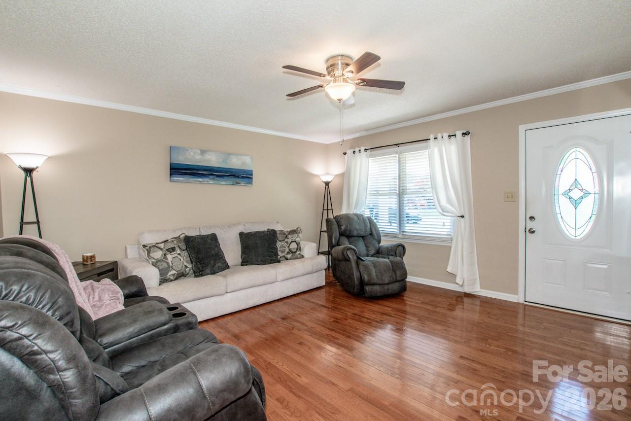 2426 Ashford Drive — Newton